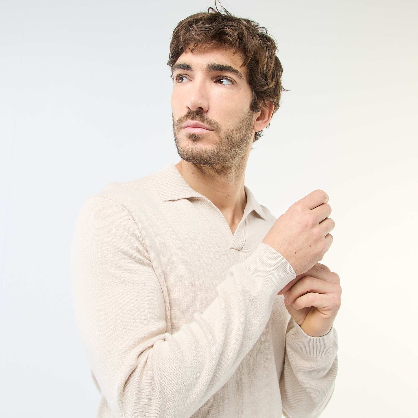 Sweater de punto con cuello remera GRIS