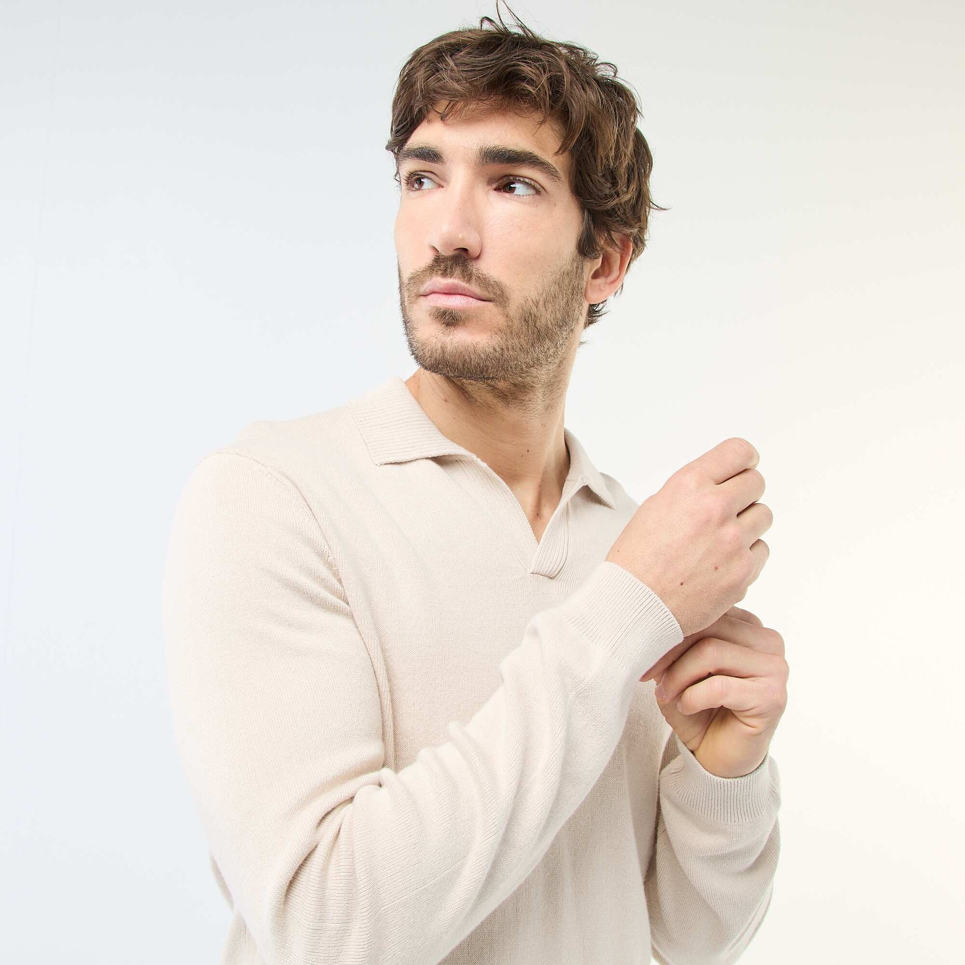 Sweater de punto con cuello remera GRIS