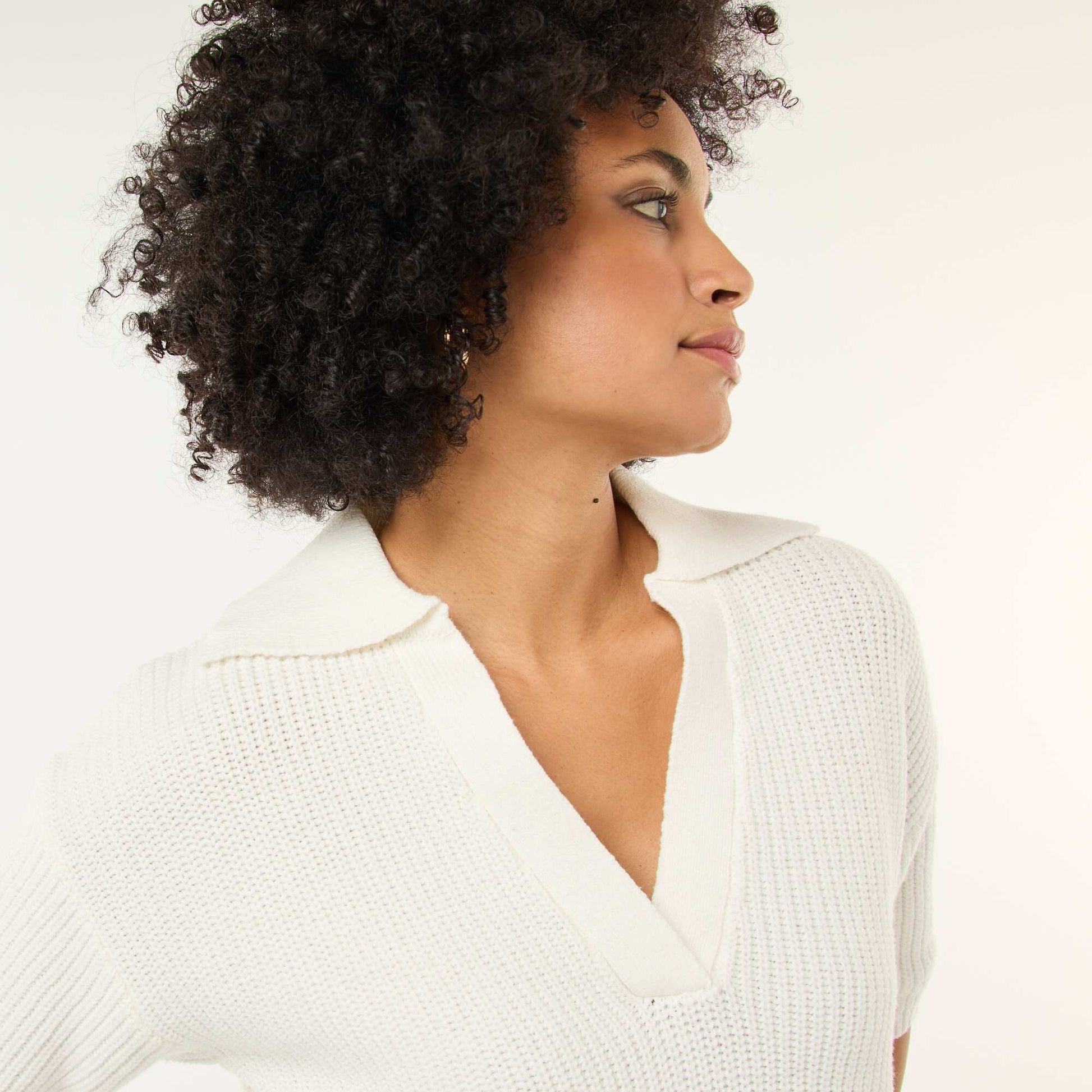 Sweater estilo remera con cuello en pico BLANCO