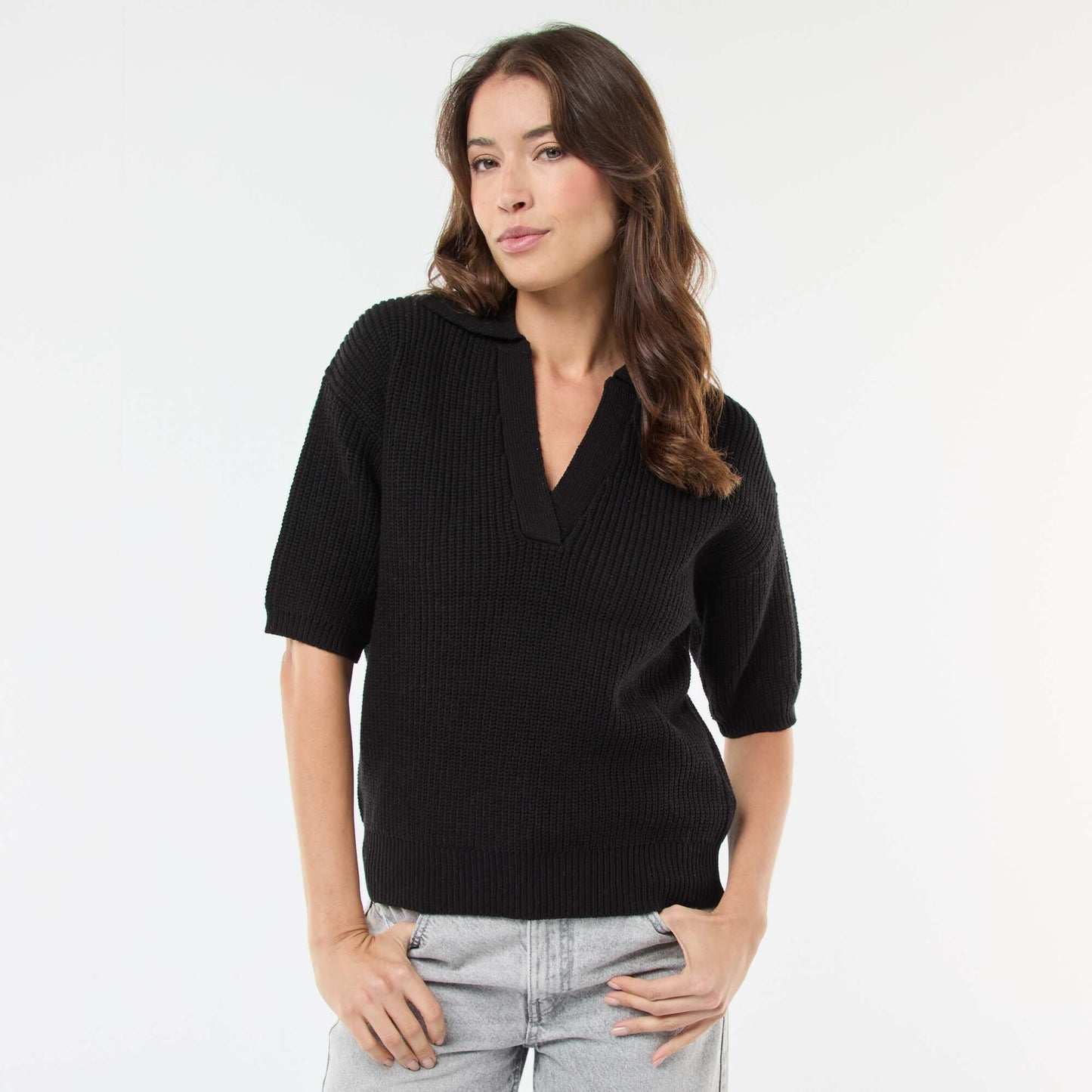 Sweater estilo remera con cuello en pico NEGRO