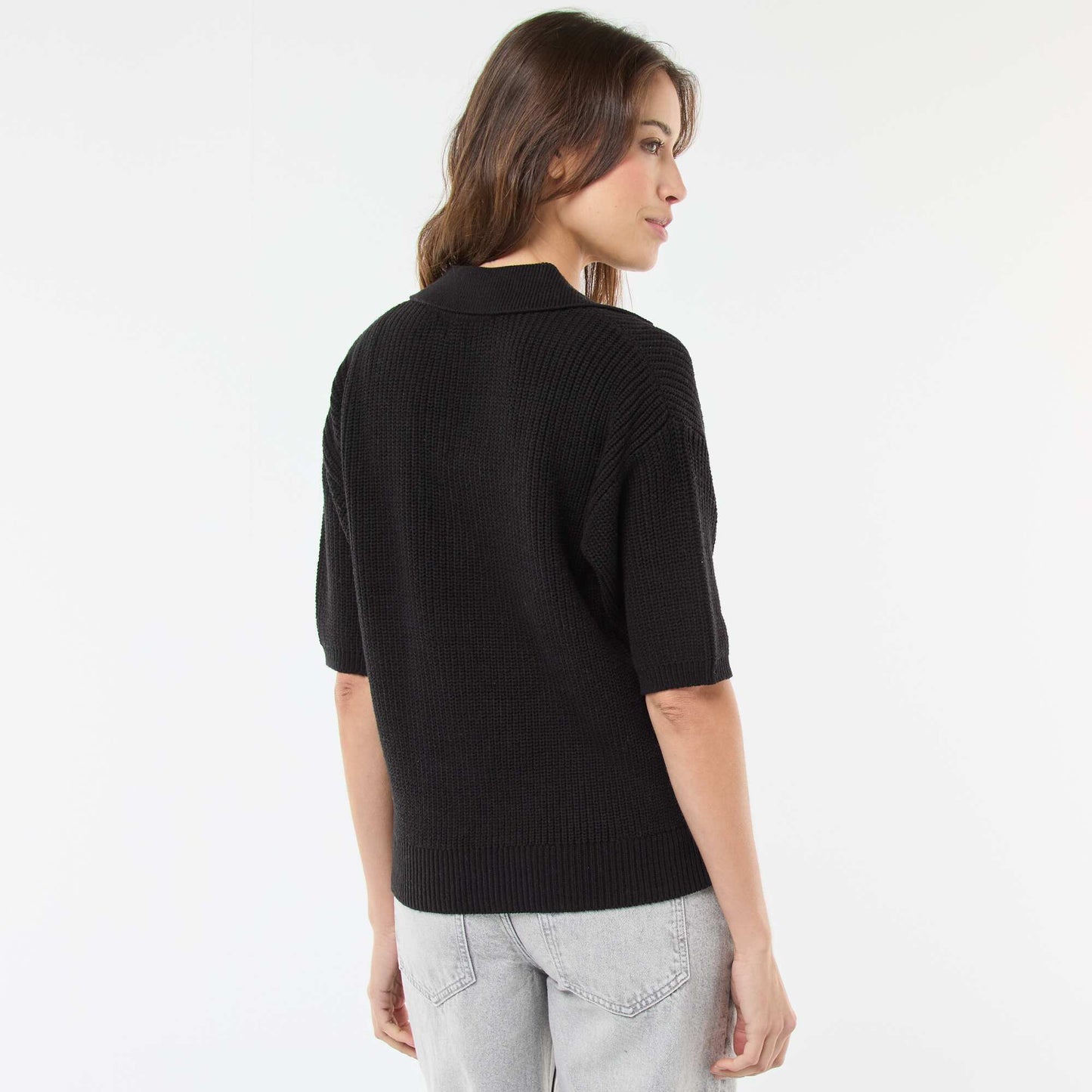 Sweater estilo remera con cuello en pico NEGRO