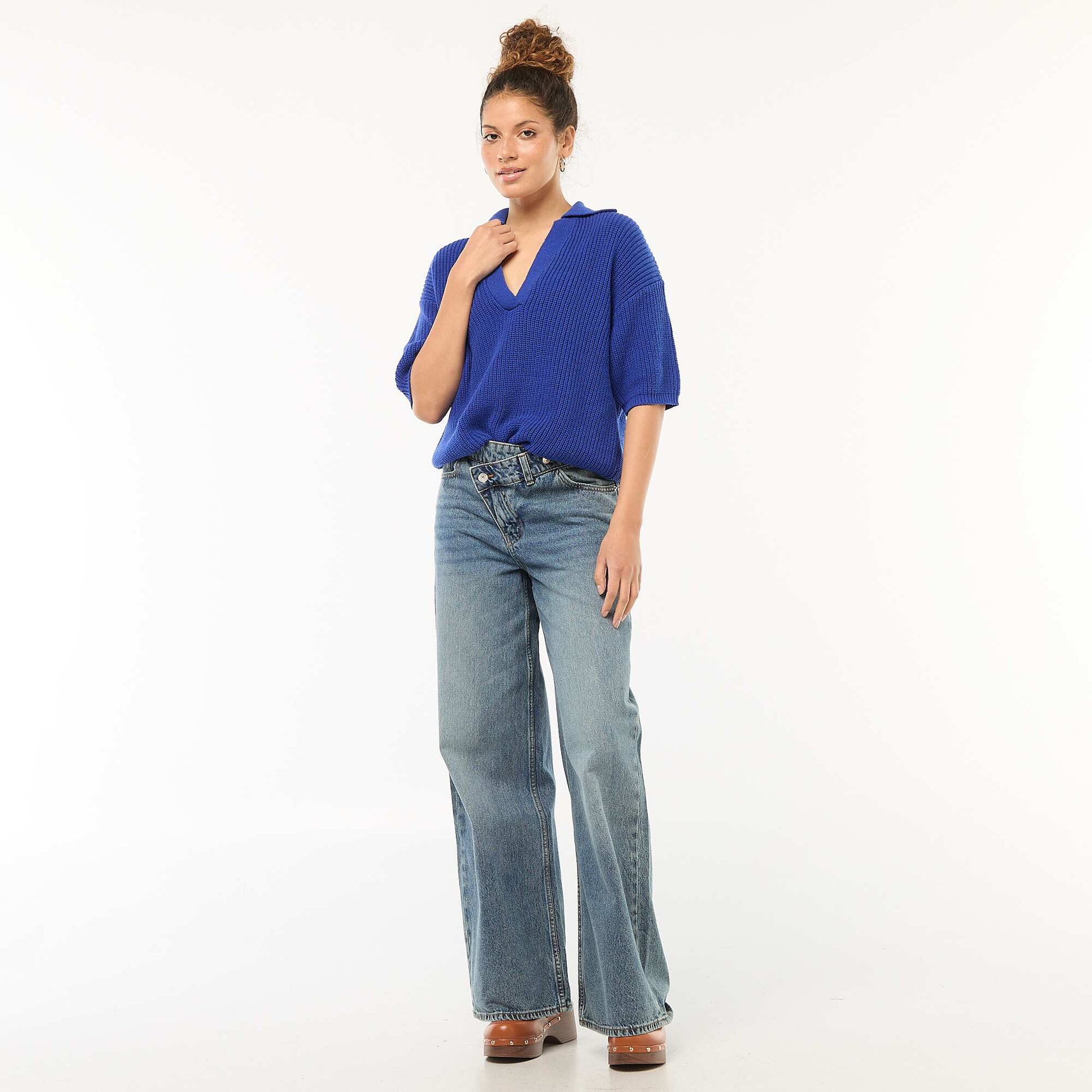 Sweater estilo remera con cuello en V AZUL