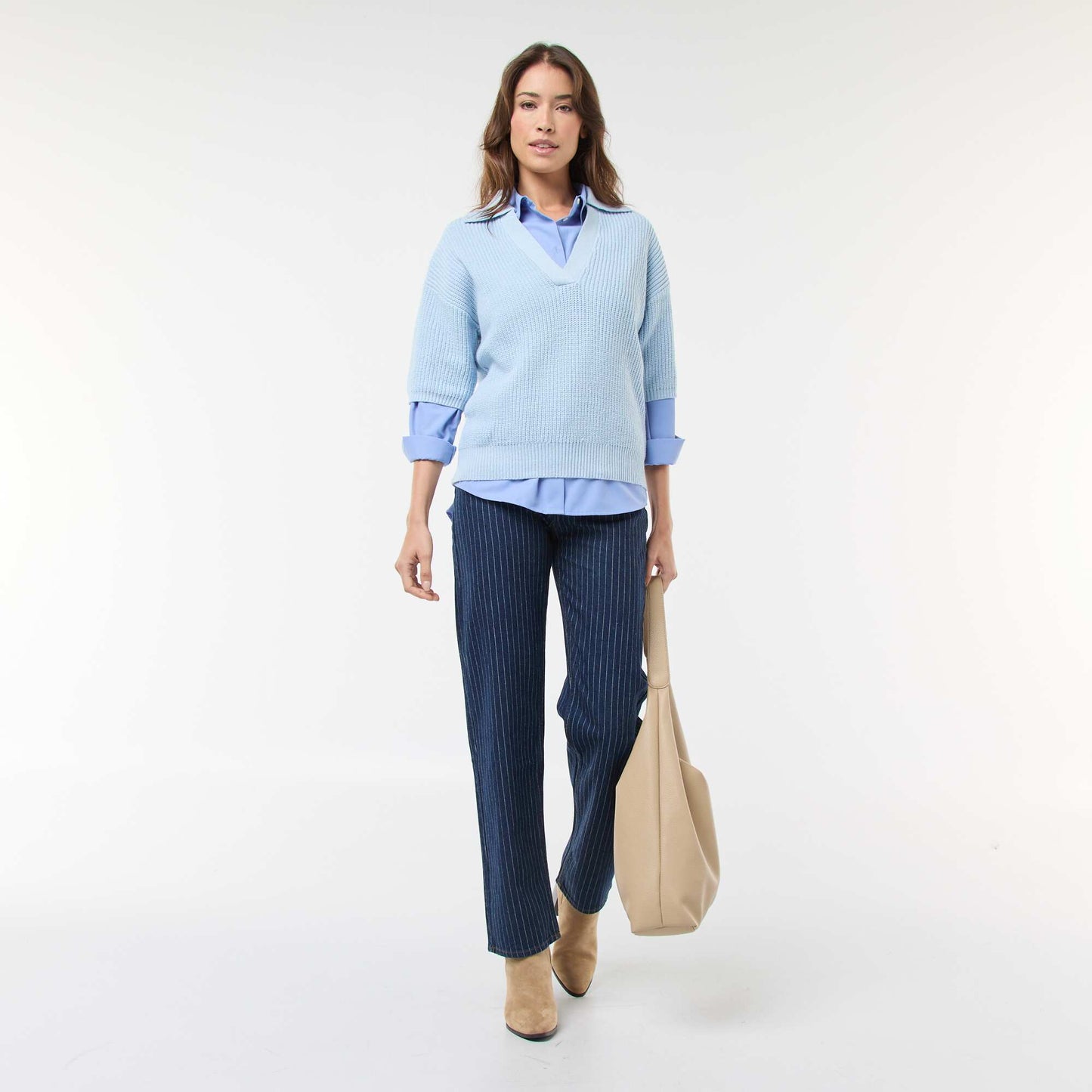 Sweater estilo remera con cuello en pico AZUL