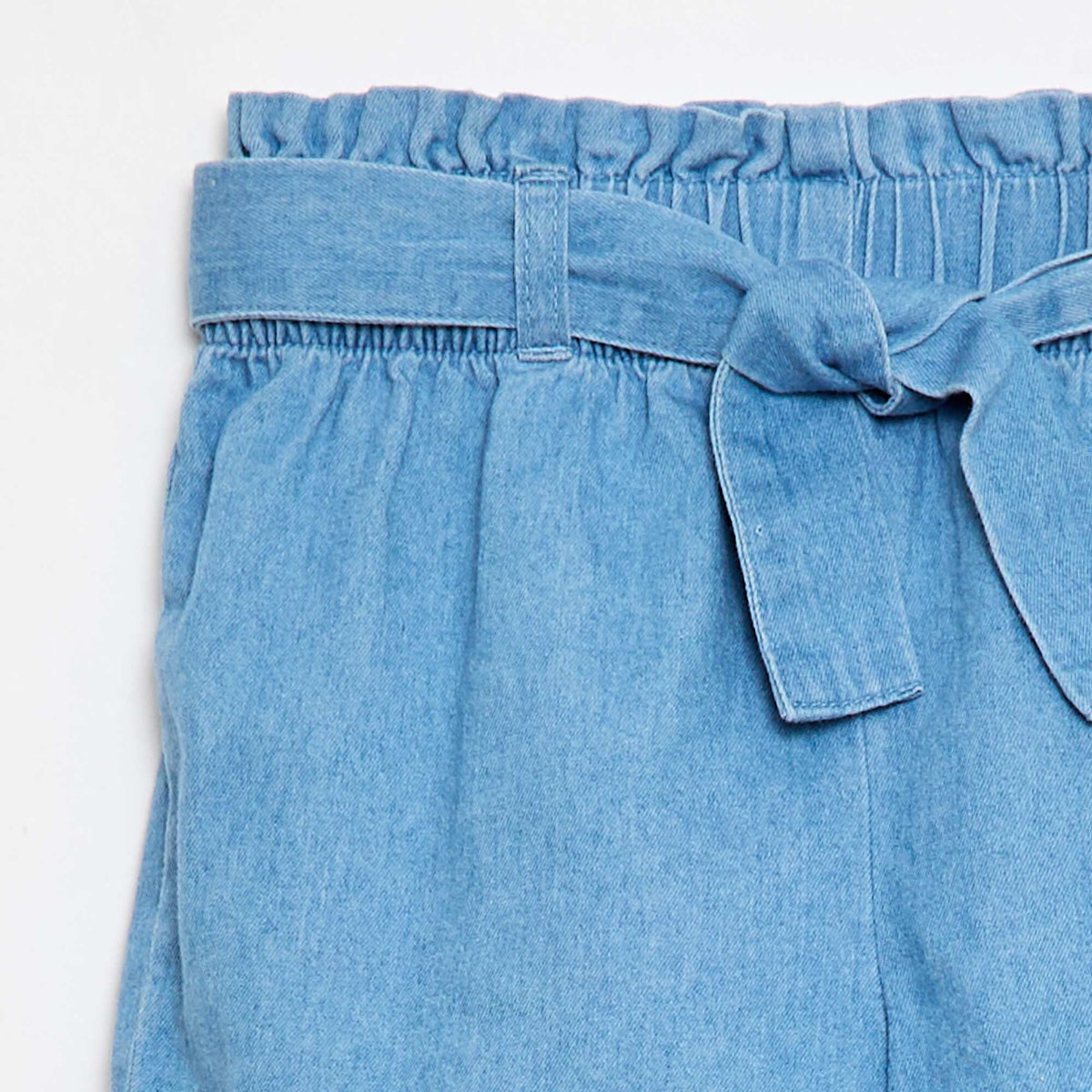 Pantalón corto de denim ligero con cinturón extraíble AZUL