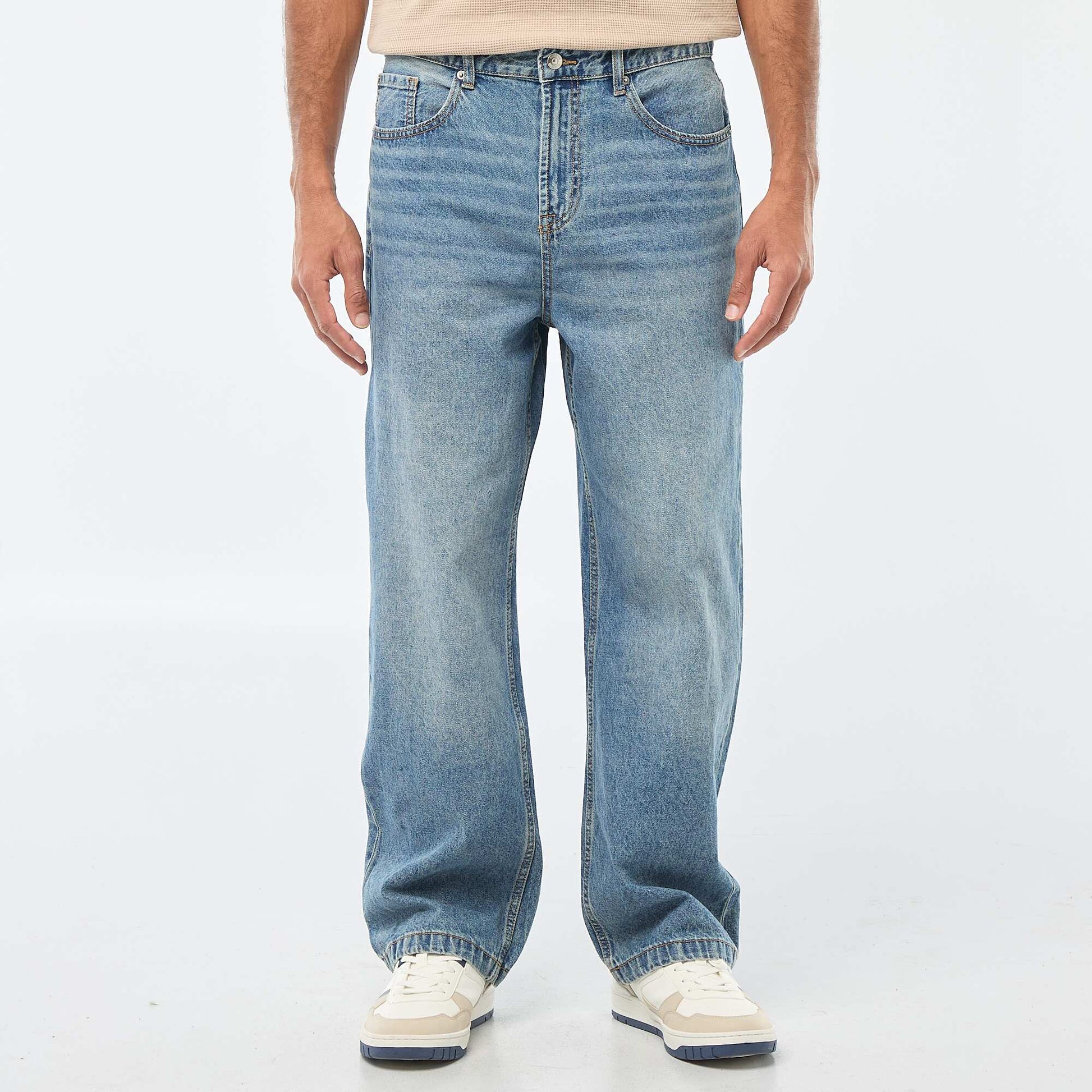 Jean recto / regular fit con 5 bolsillos AZUL