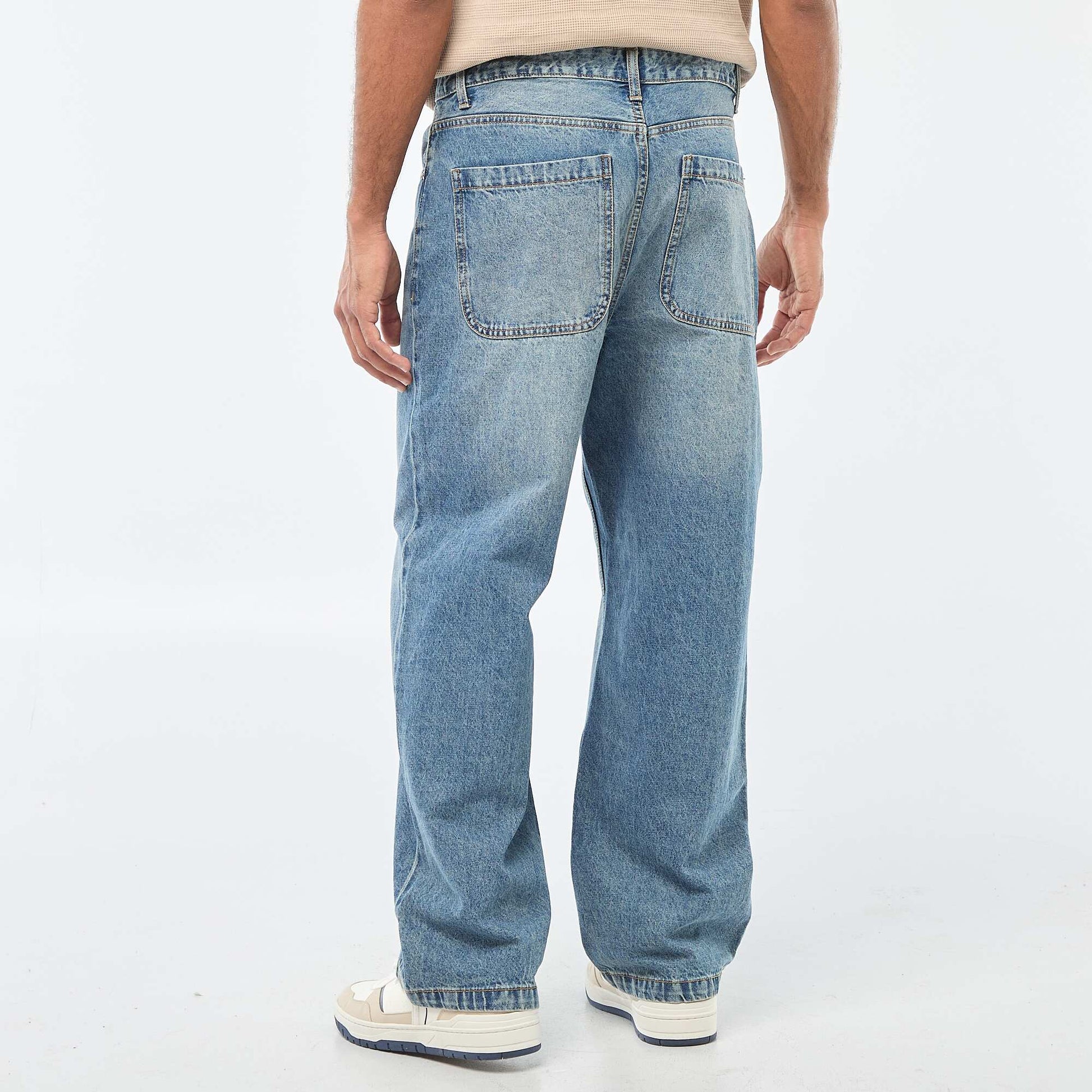 Jean recto / regular fit con 5 bolsillos AZUL