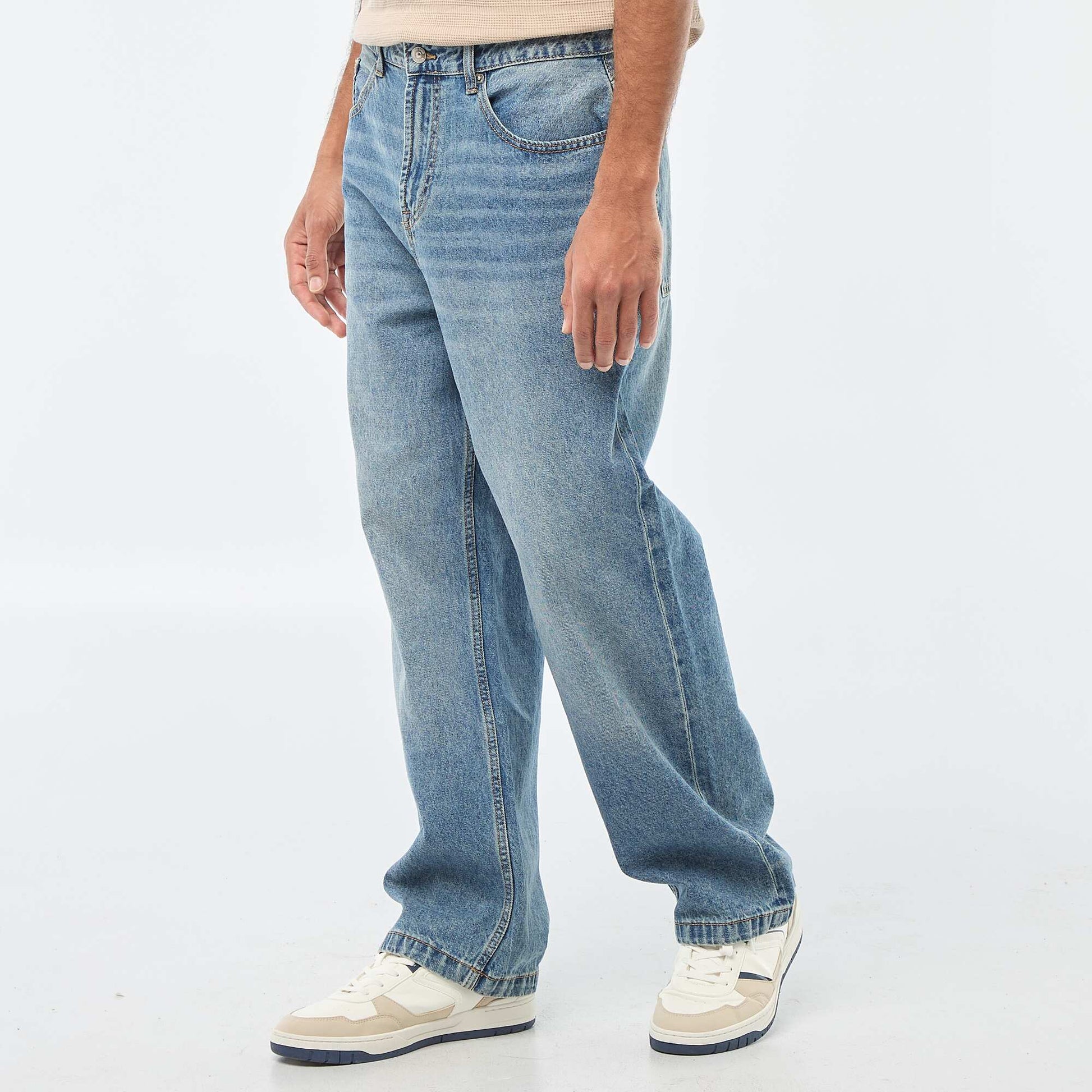 Jean recto / regular fit con 5 bolsillos AZUL
