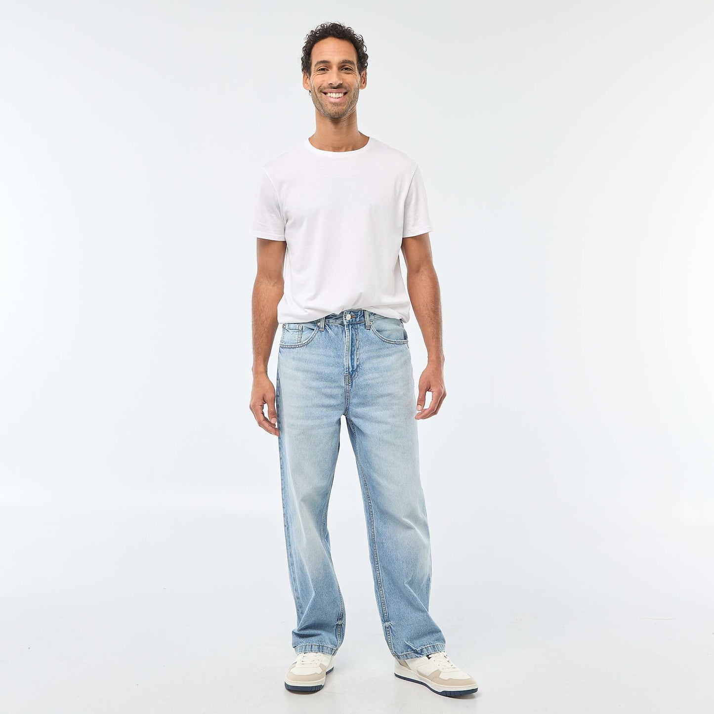 Jean recto / regular fit con 5 bolsillos AZUL