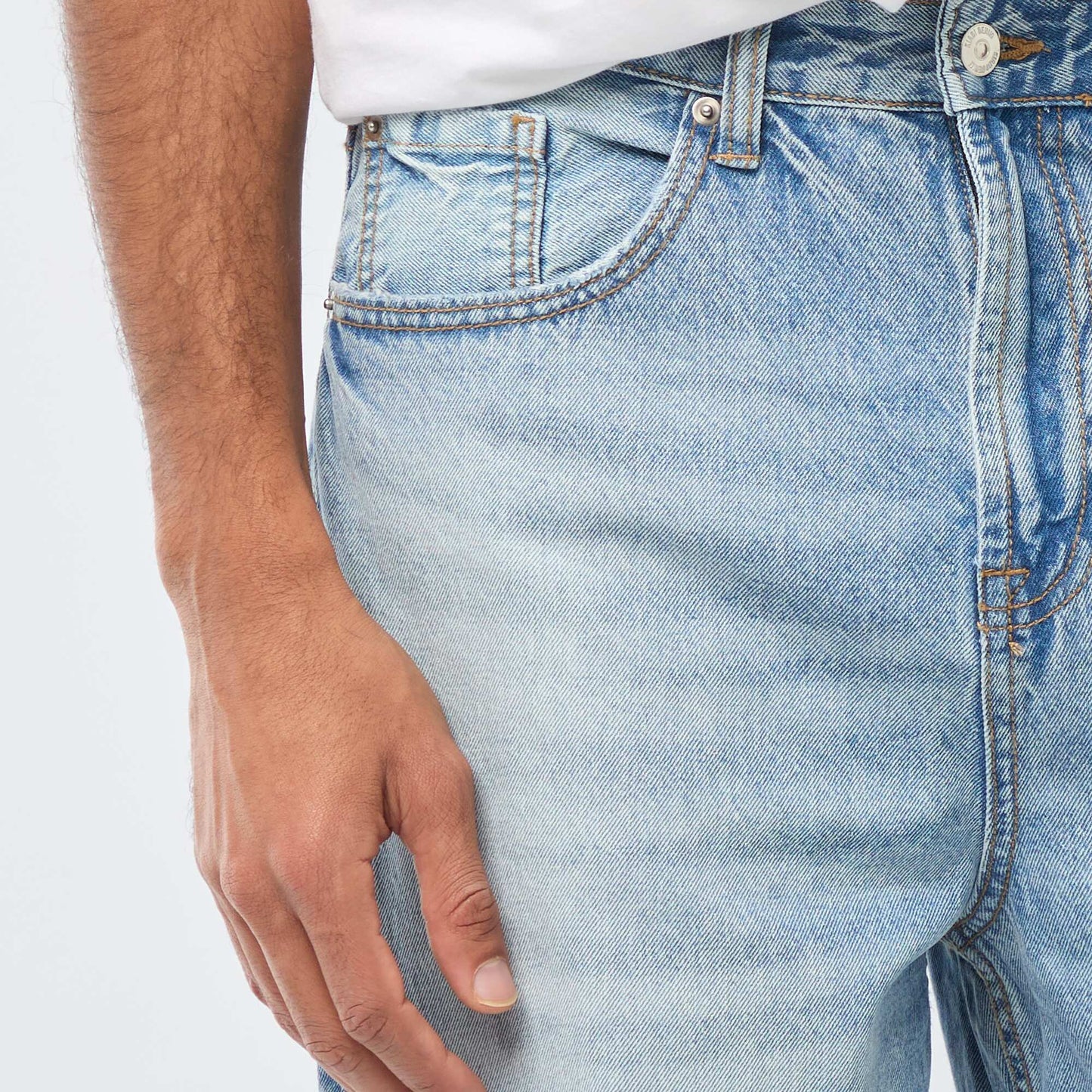 Jean recto / regular fit con 5 bolsillos AZUL