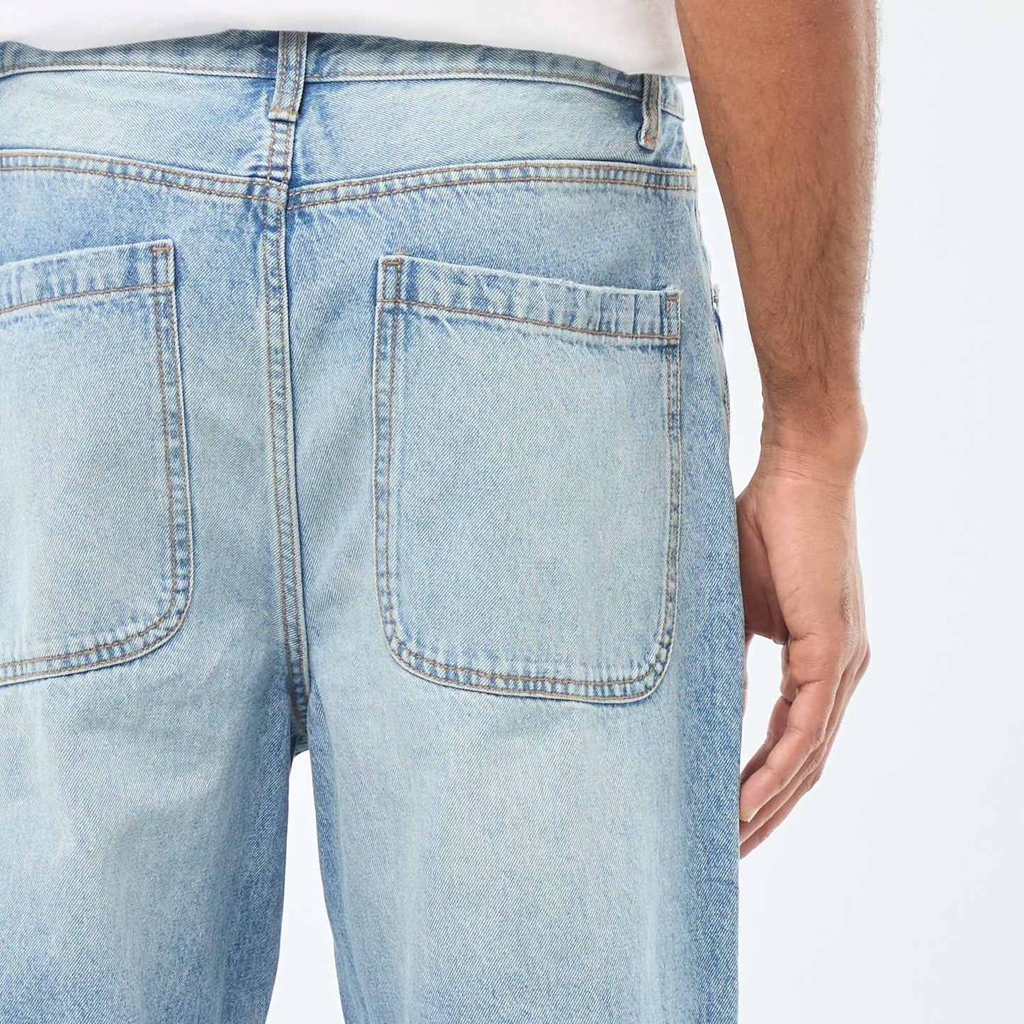 Jean recto / regular fit con 5 bolsillos AZUL