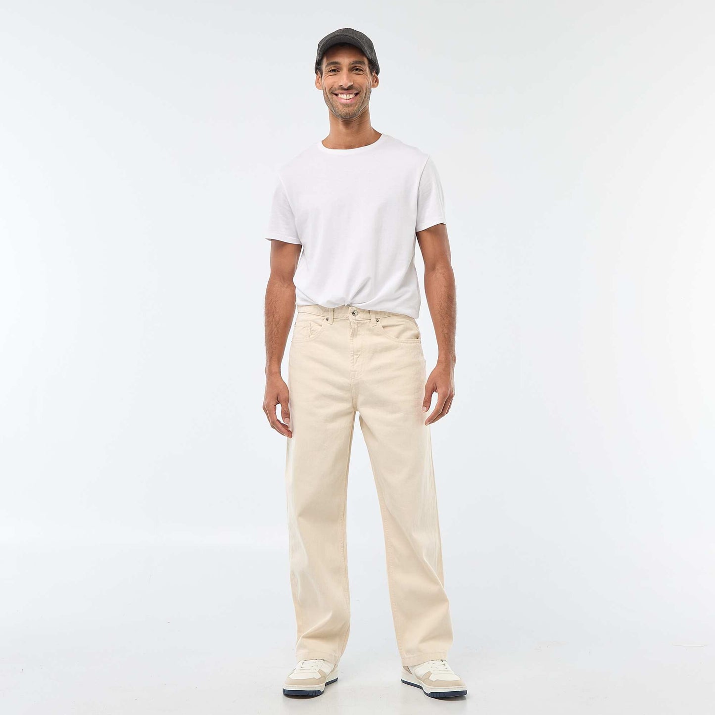 Jean recto / regular fit con 5 bolsillos BLANCO