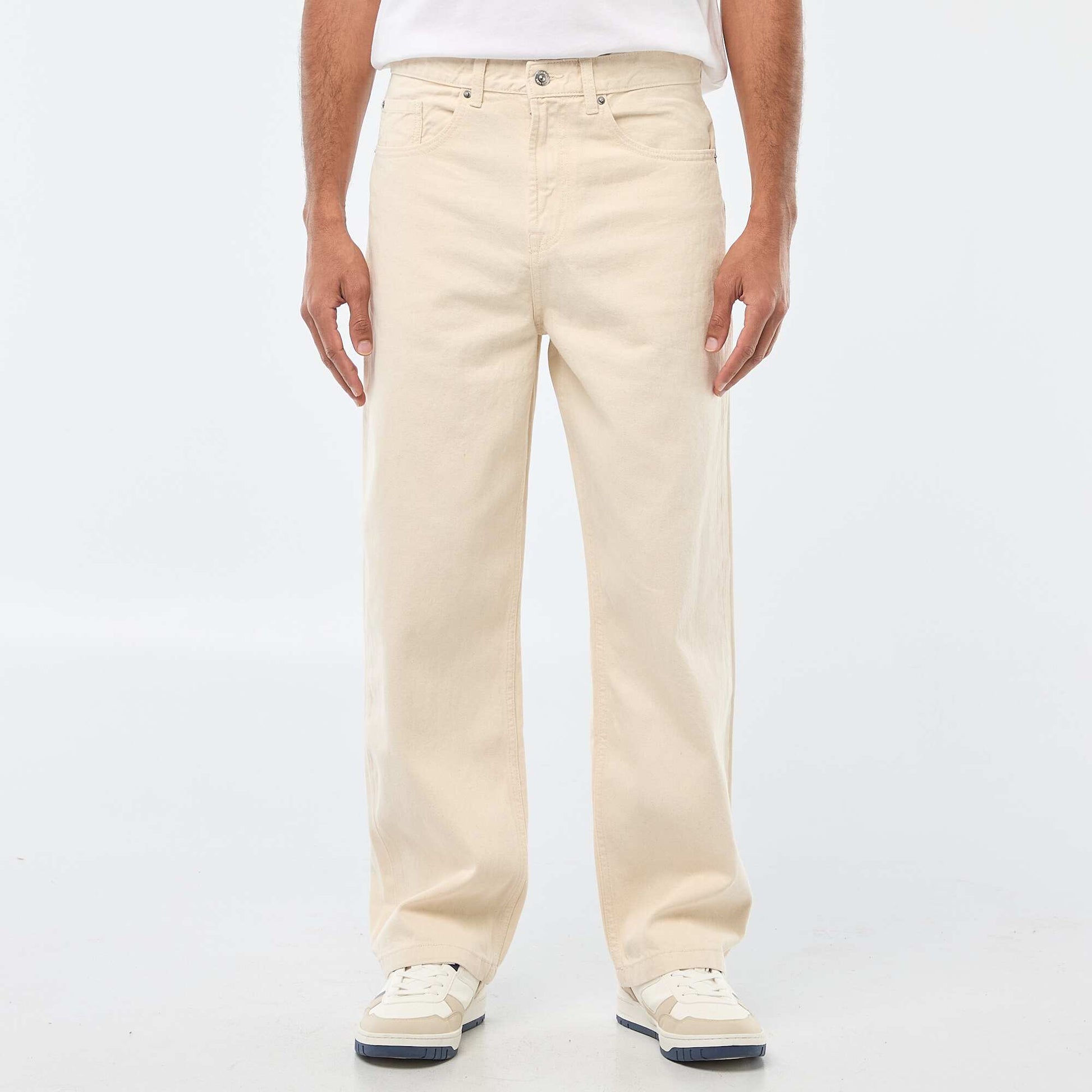 Jean recto / regular fit con 5 bolsillos BLANCO