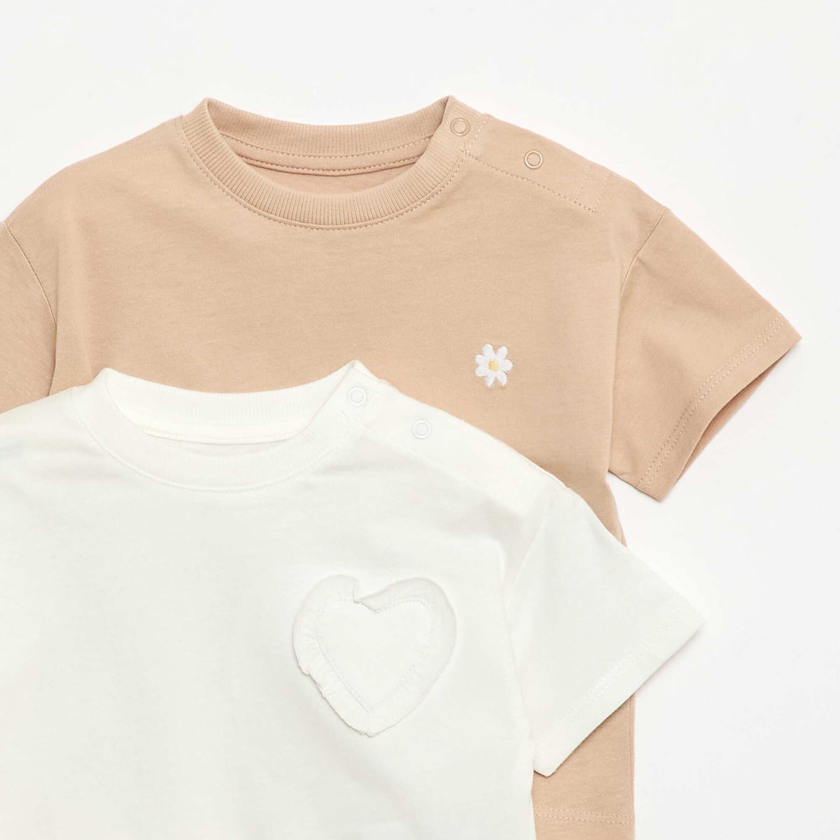 Pack de 2 camisetas con detalle en el pecho BEIGE