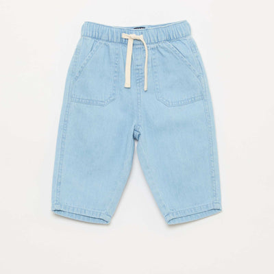 Pantalón liso corte relax fit con 2 bolsillos de parche AZUL
