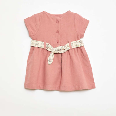 Vestido de lino mezclado con cinturón ROSA