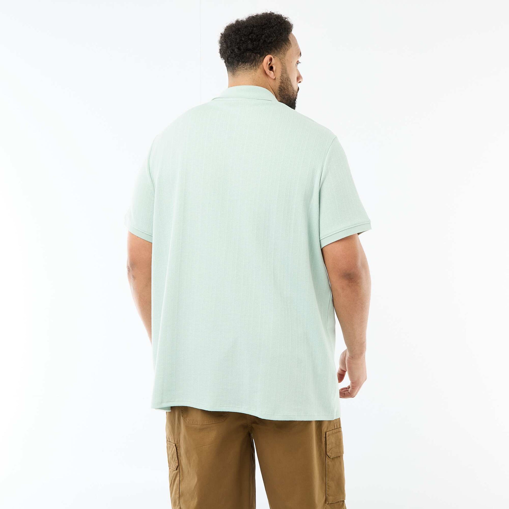 Remera de corte regular y manga corta AZUL