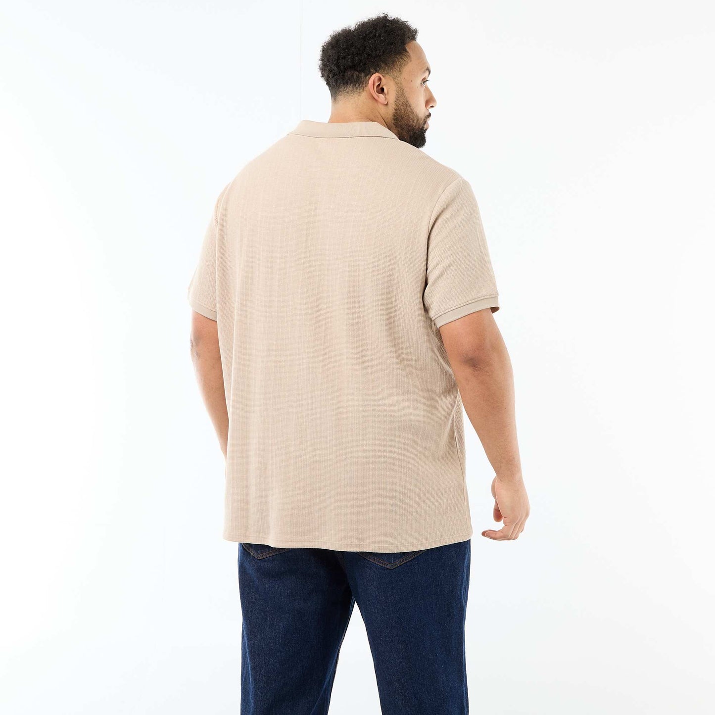 Remera de corte regular y manga corta BEIGE