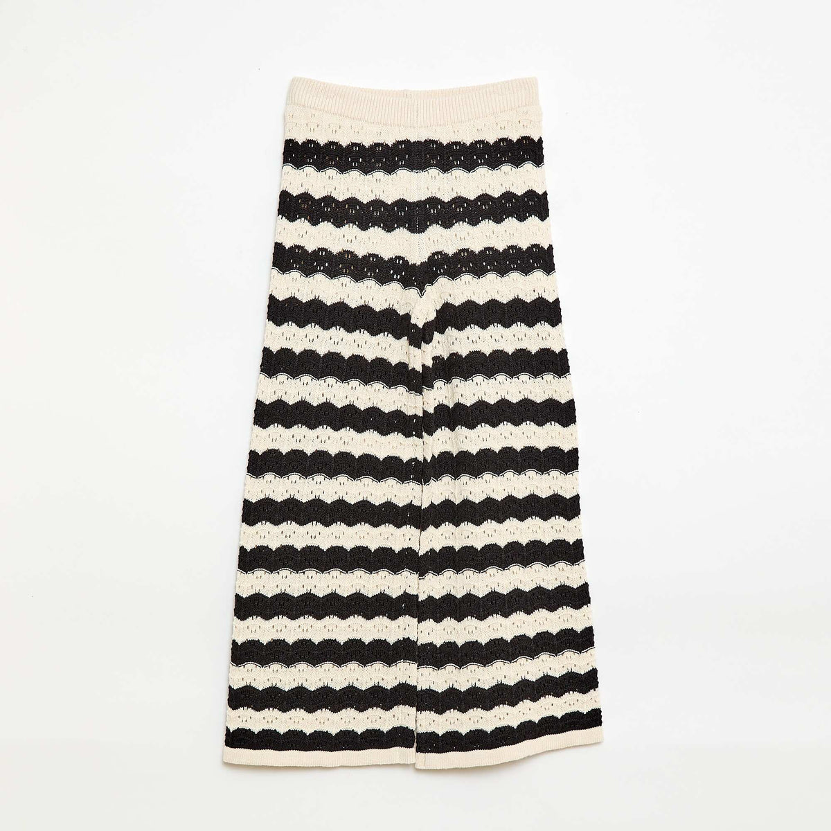Pantalón de croché corte flare / acampanado NEGRO