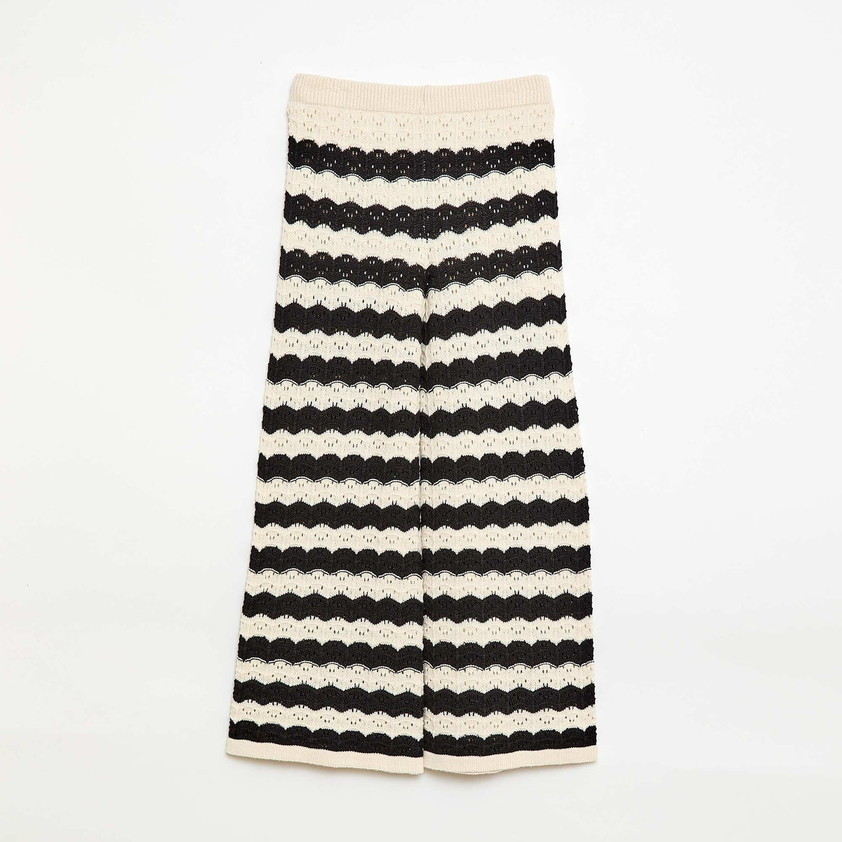 Pantalón de croché corte flare / acampanado NEGRO