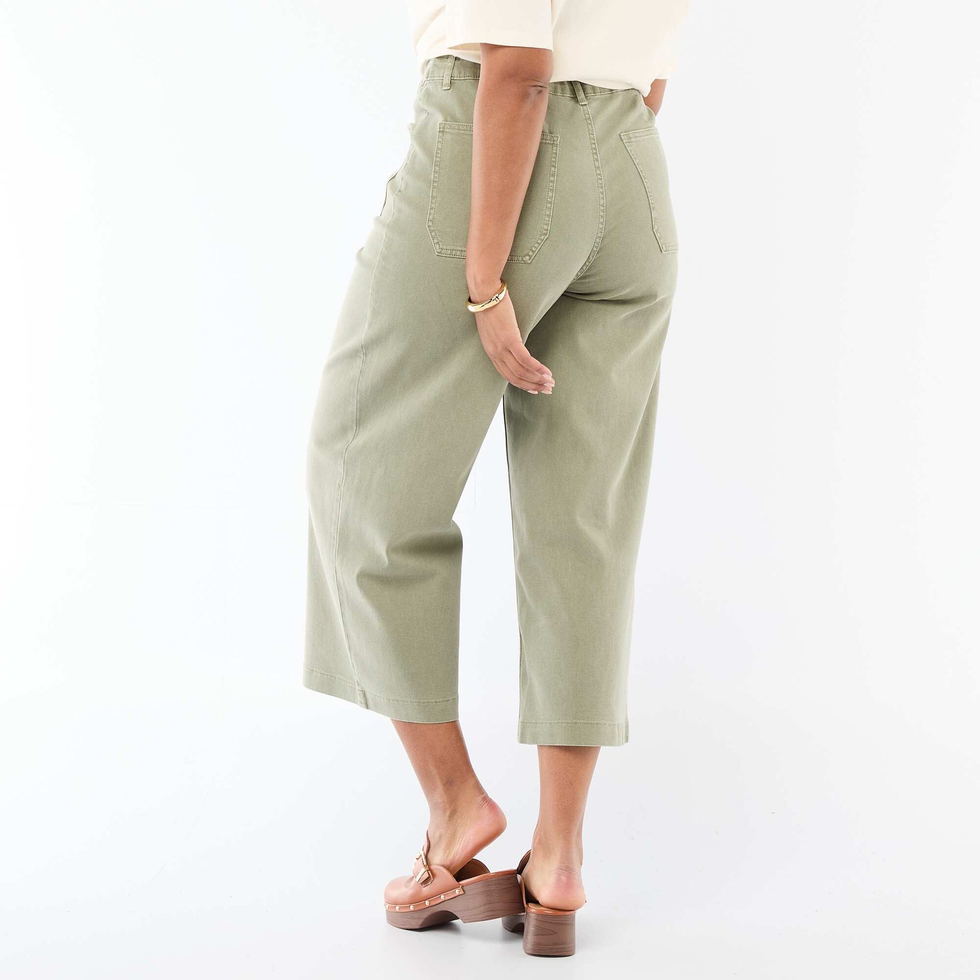 Pantalón corte ancho / wide leg talle estándar KAKI