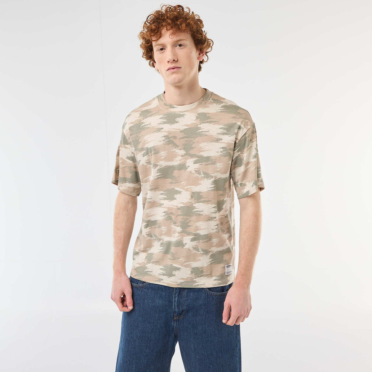 Camiseta de cuello redondo con estampado de camuflaje en algodón VERDE