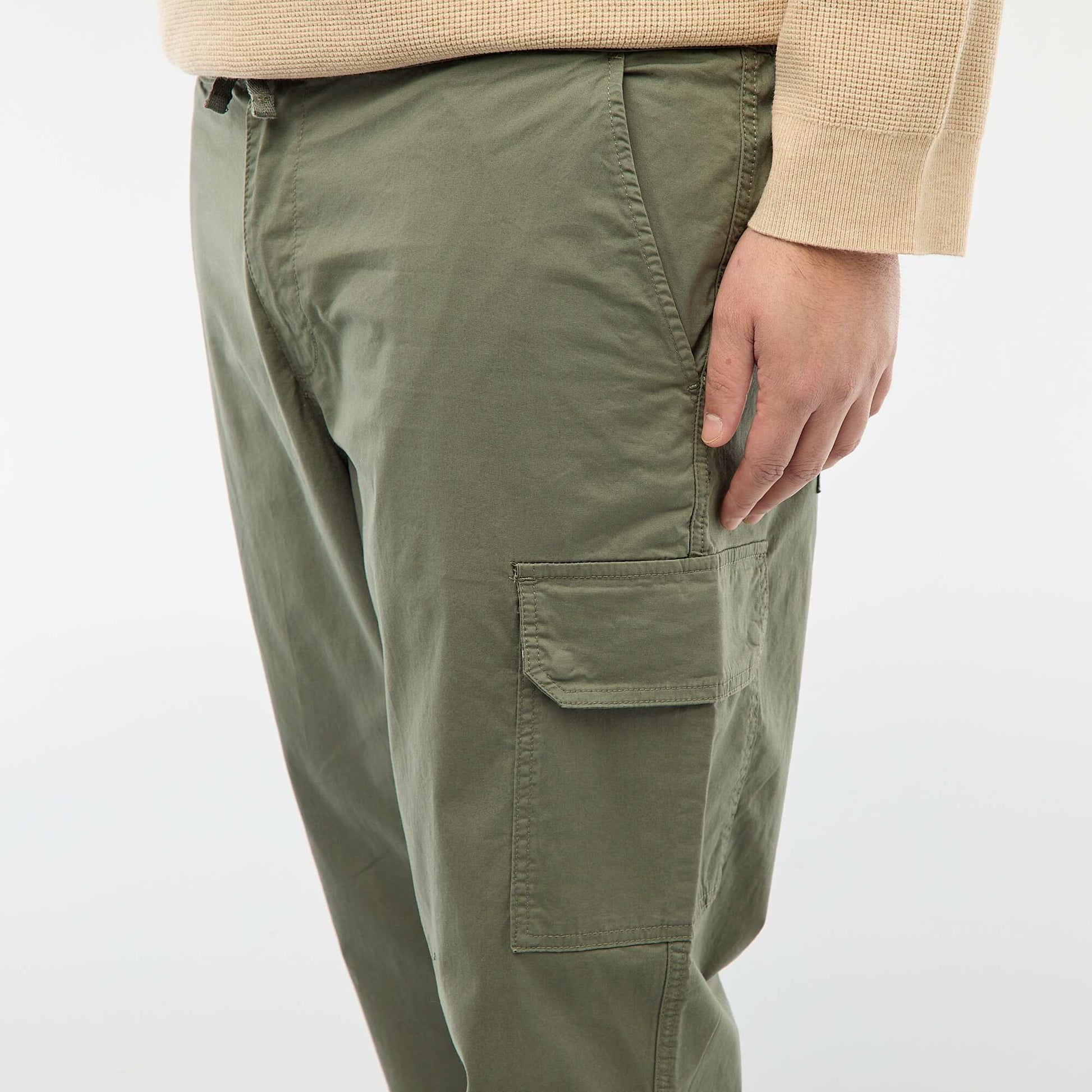 Pantalón multibolsillos corte recto / regular fit VERDE