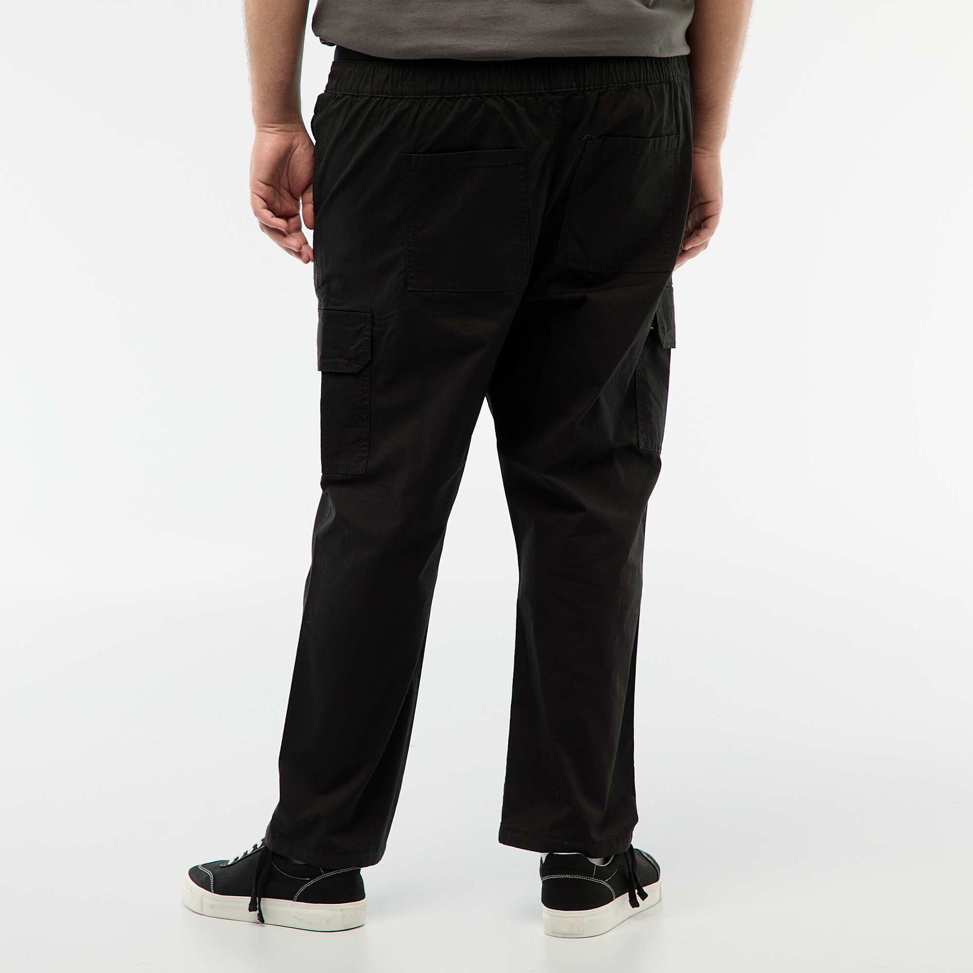 Pantalón multibolsillos corte recto / regular fit NEGRO