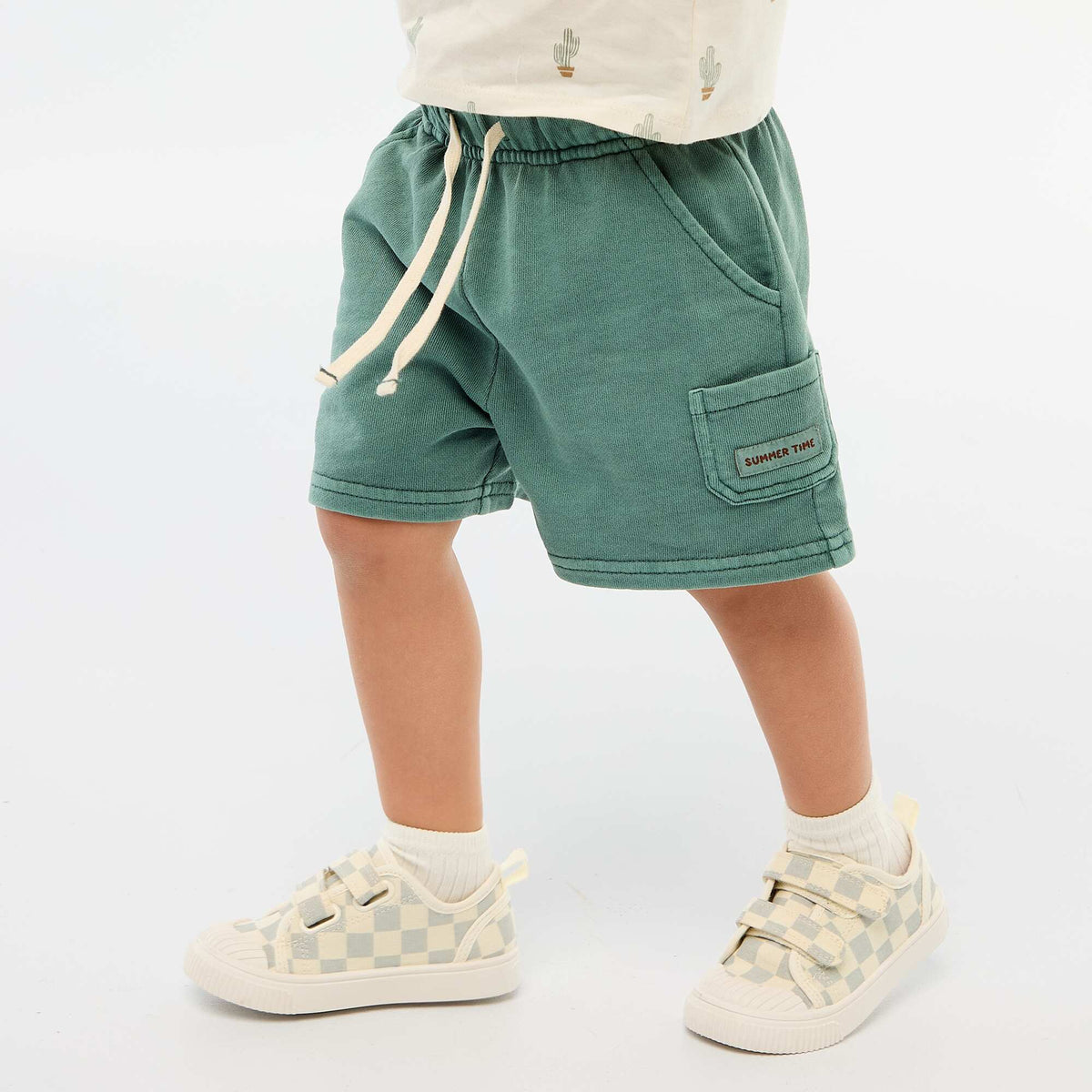 Pantalón corto recto en felpa de algodón liso VERDE