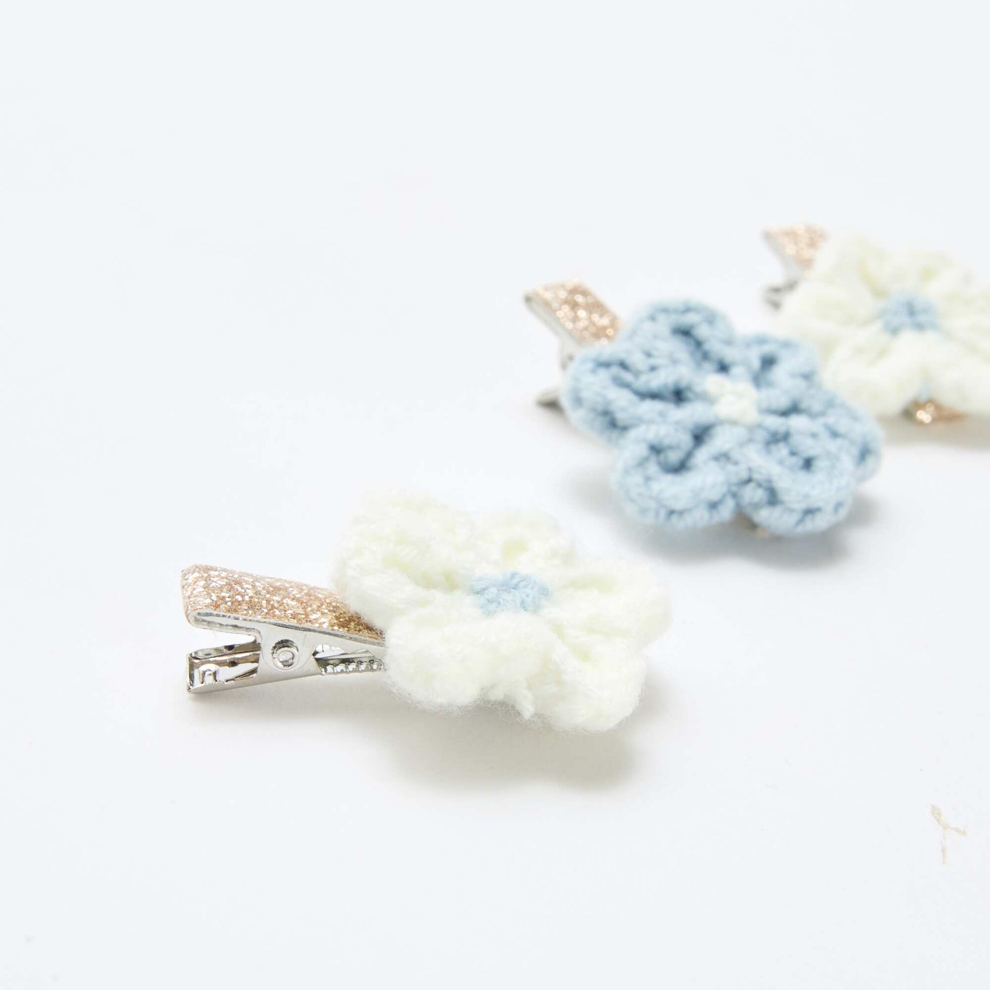 Pack de 3 pinzas de cocodrilo en macramé AZUL