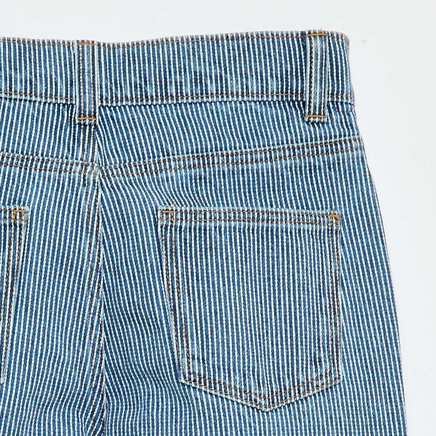 Pantalón recto jean con estampado AZUL