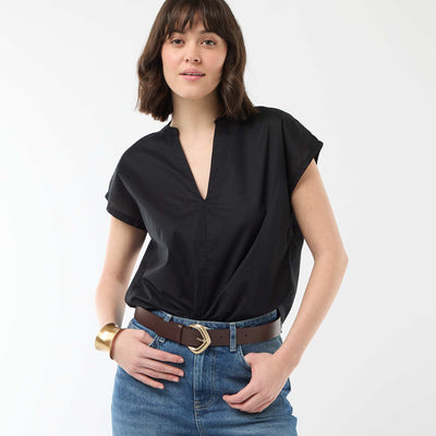 Blusa de manga corta con cuello en pico NEGRO