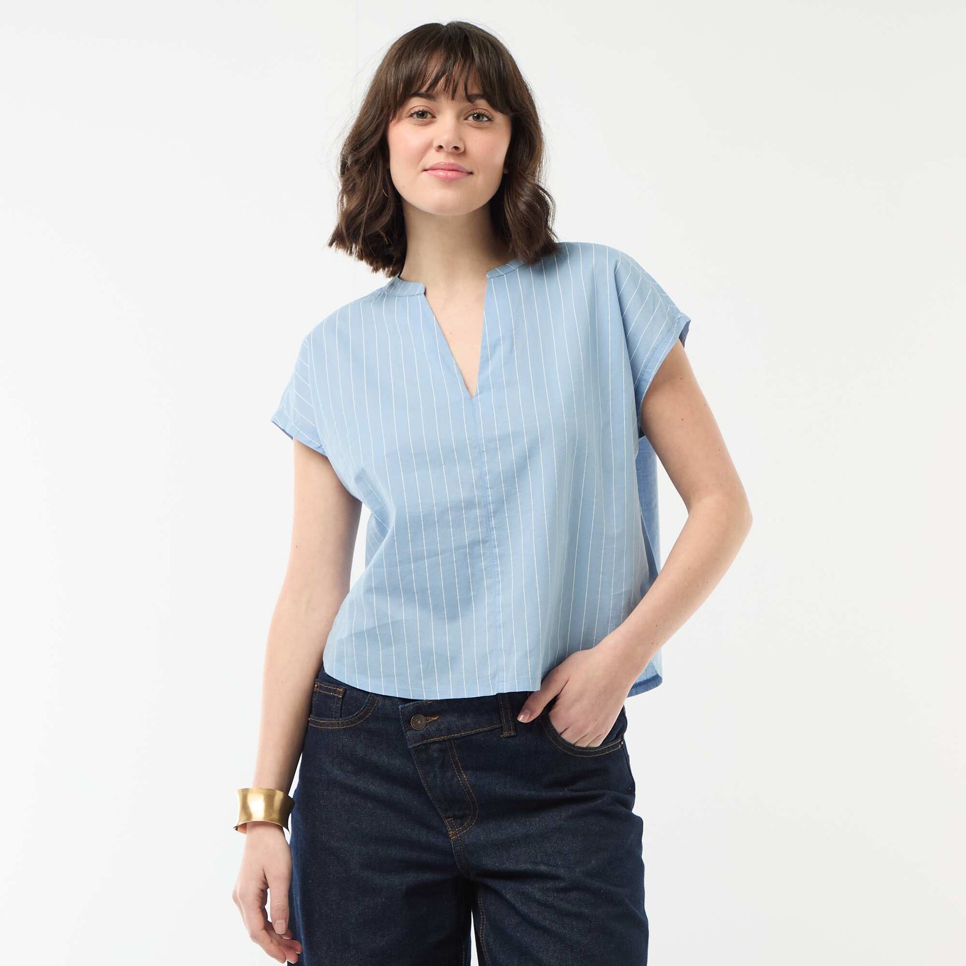 Blusa de manga corta con cuello en pico AZUL