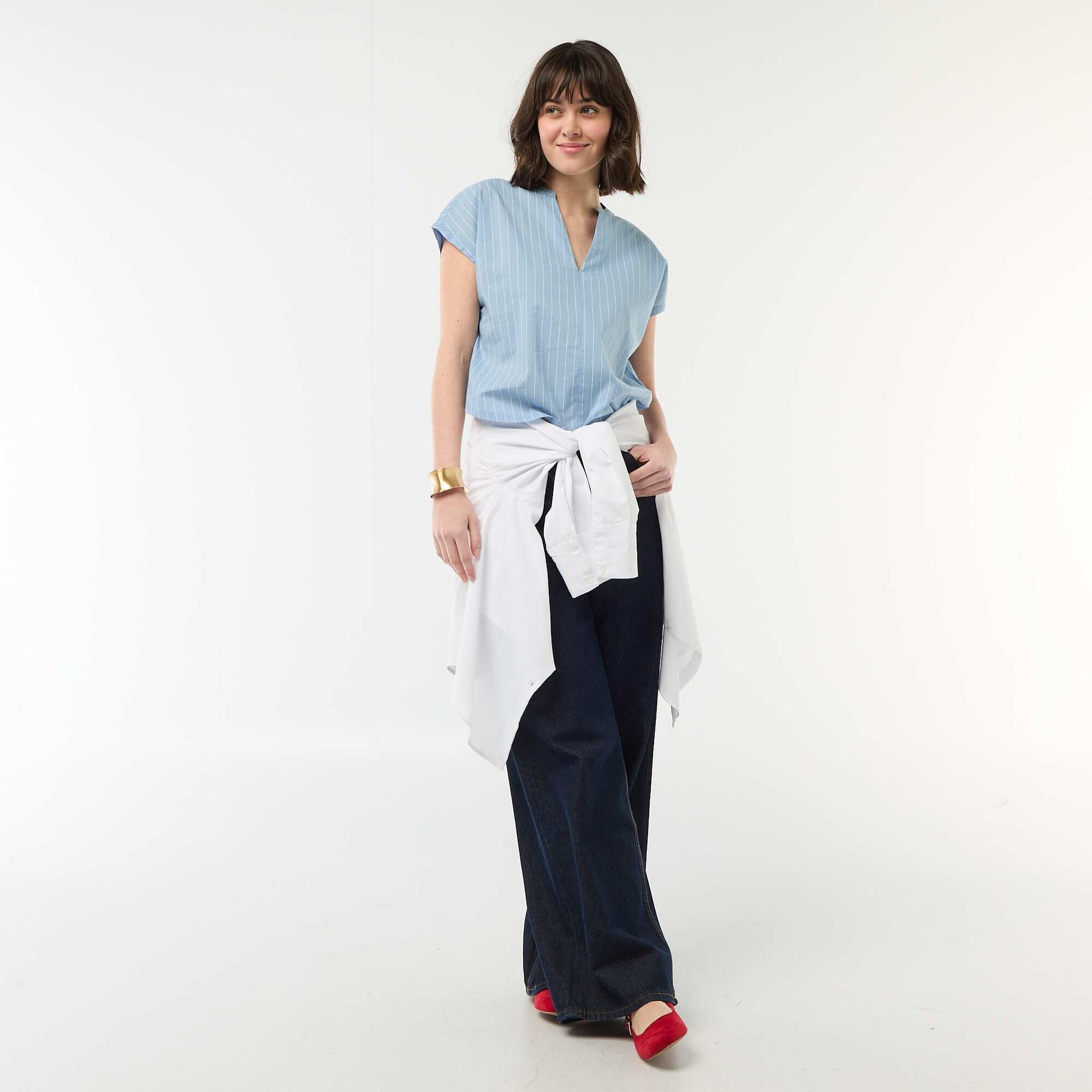 Blusa de manga corta con cuello en pico AZUL