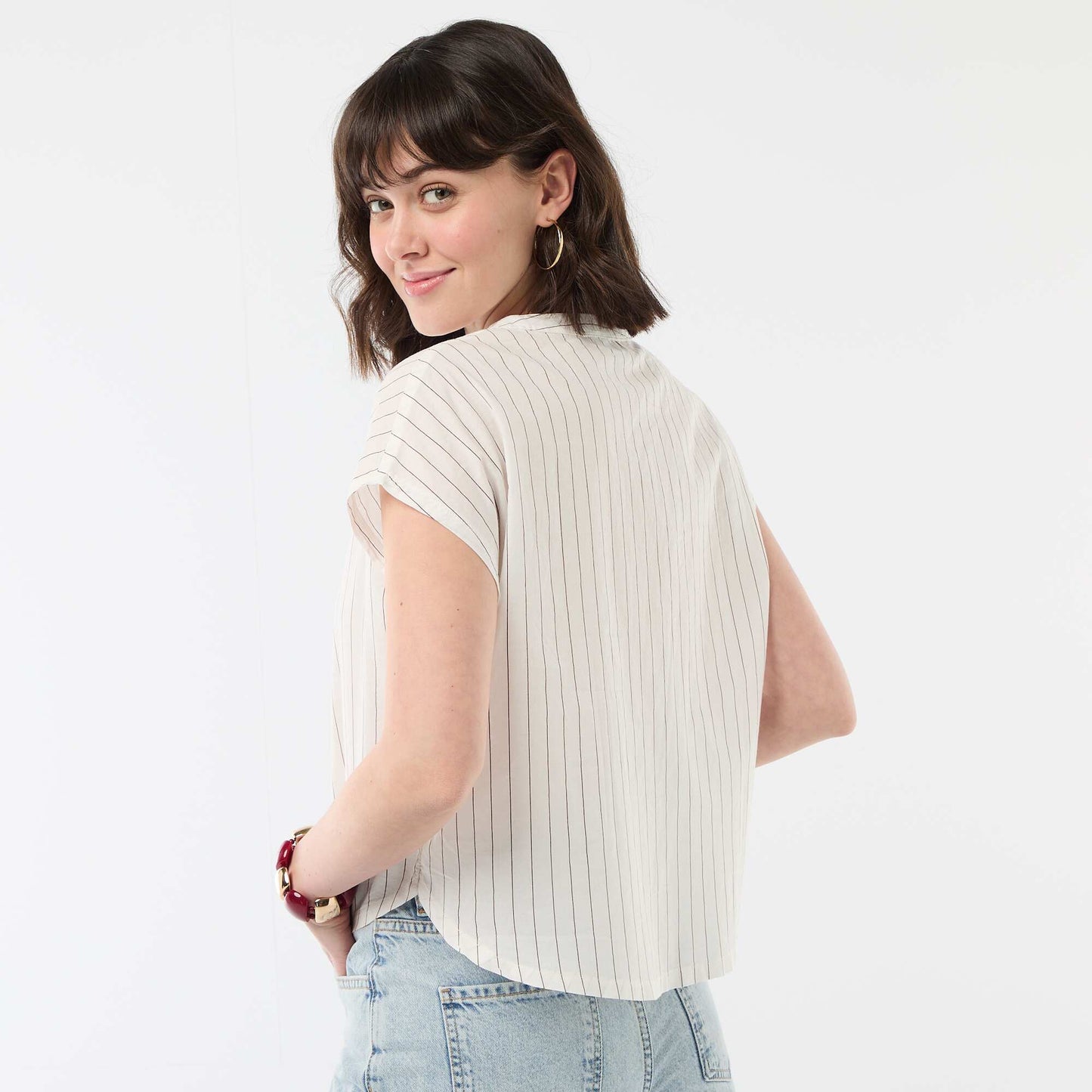 Blusa de manga corta con cuello en pico BLANCO