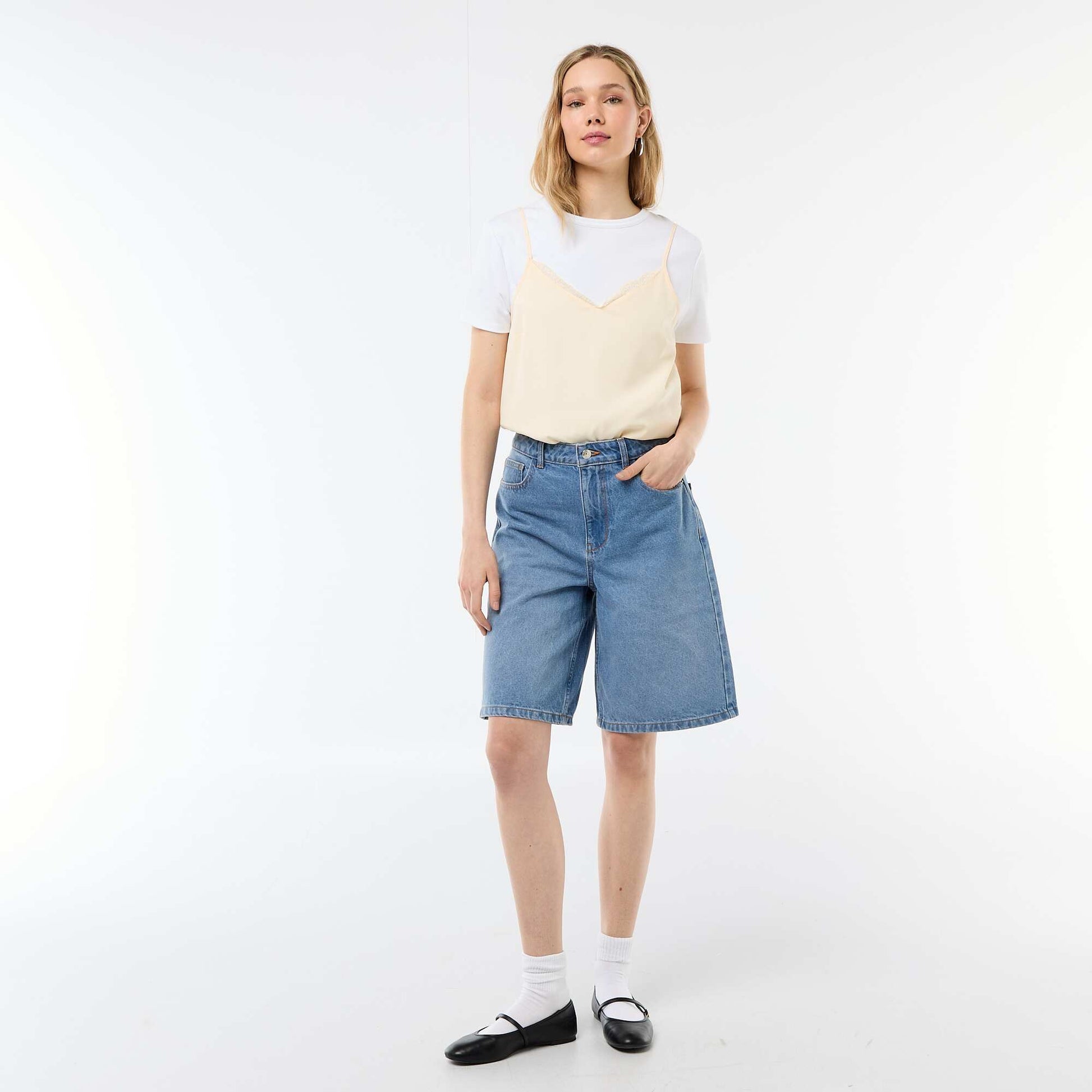 Camiseta de tirantes con tirantes finos ajustables y cuello de encaje BEIGE