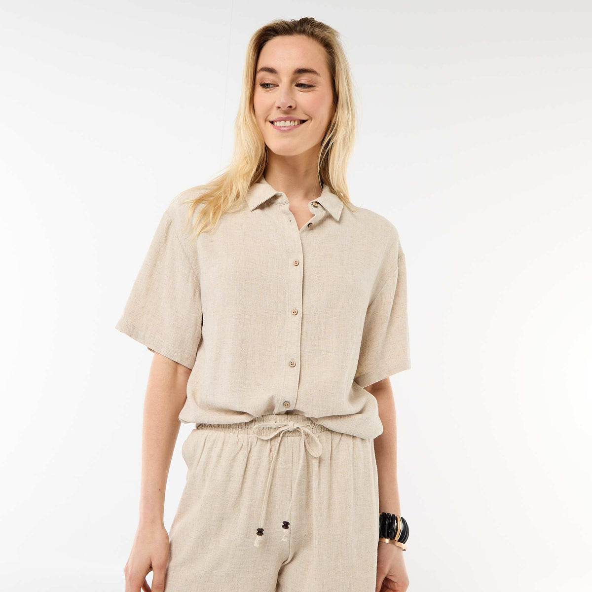 Camisa lisa de manga corta BEIGE