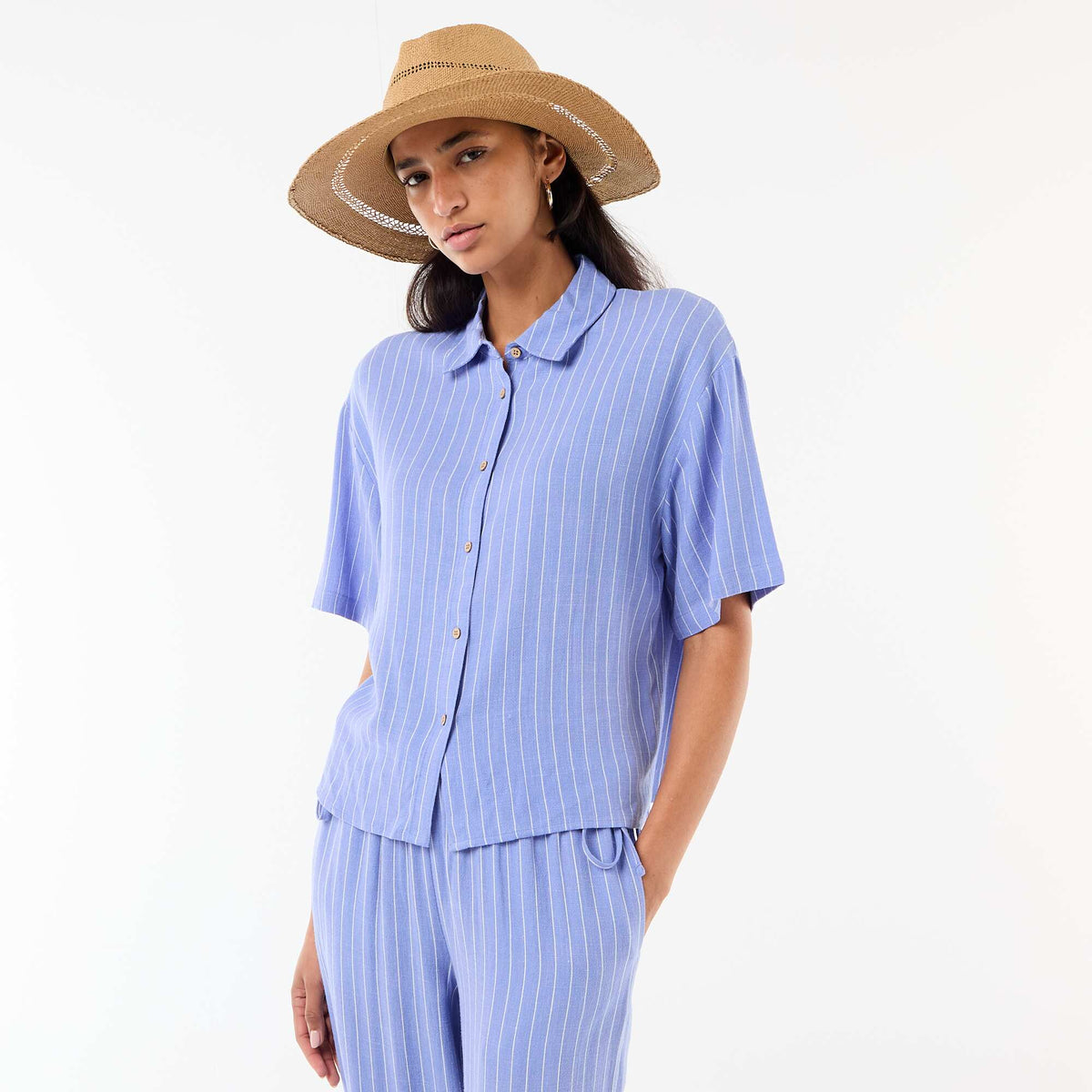 Camisa lisa de manga corta AZUL