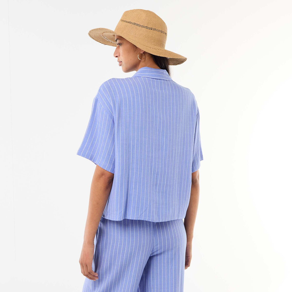 Camisa lisa de manga corta AZUL