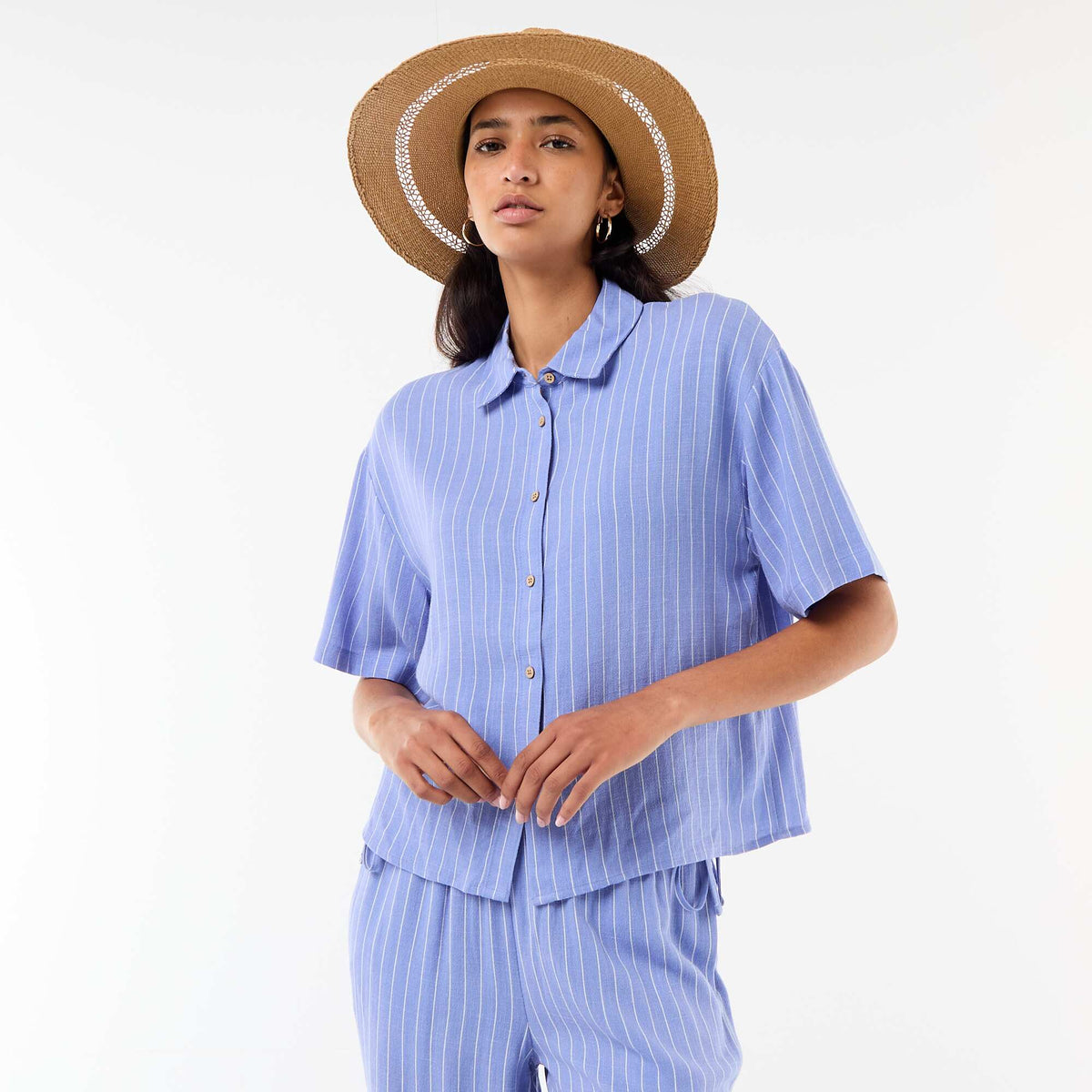 Camisa lisa de manga corta AZUL