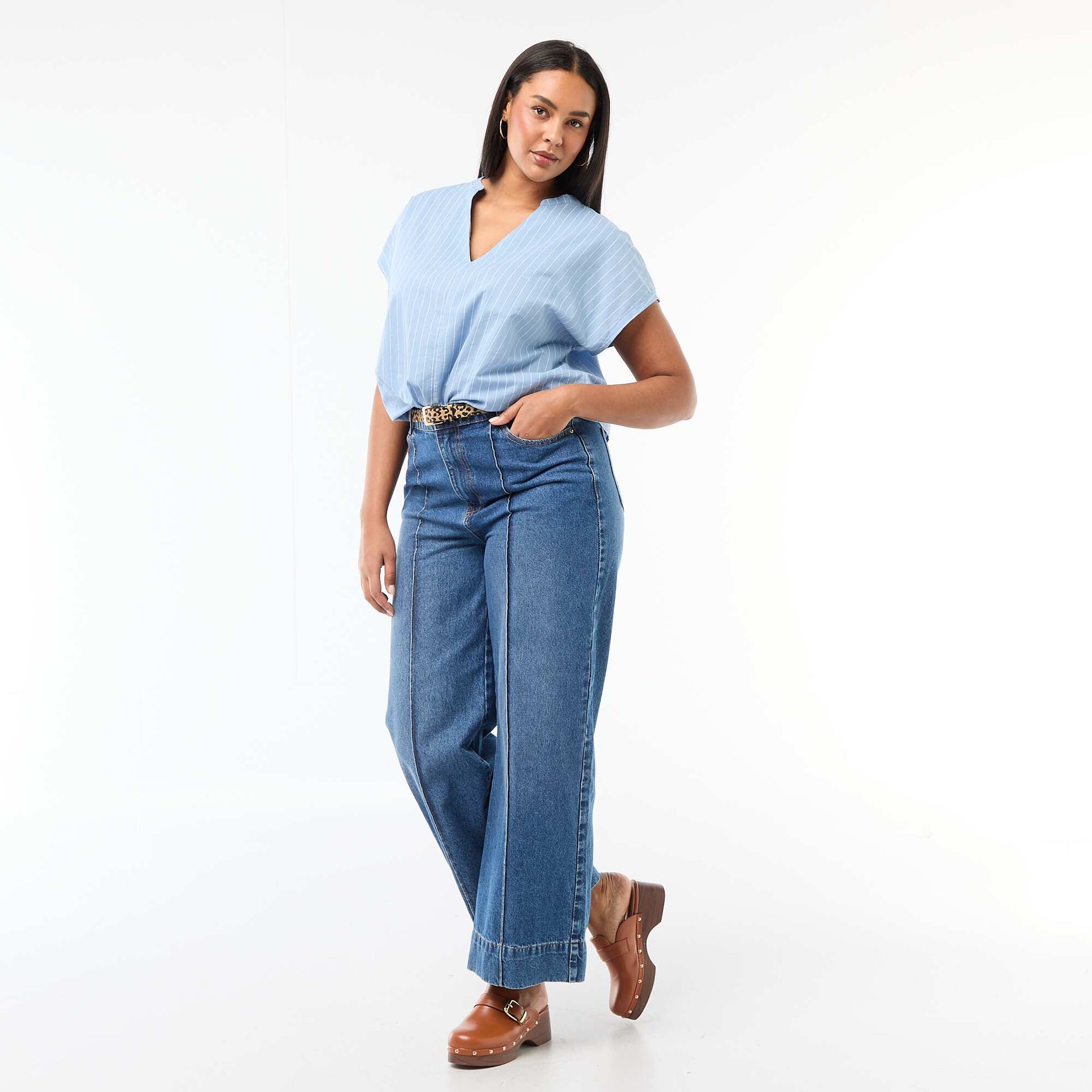 Blusa ligera de manga corta AZUL