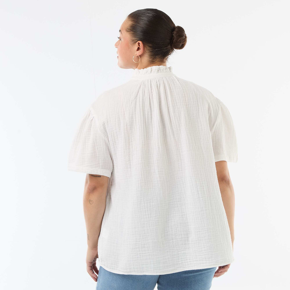 Blusa de gasa de algodón con cuello fruncido BLANCO