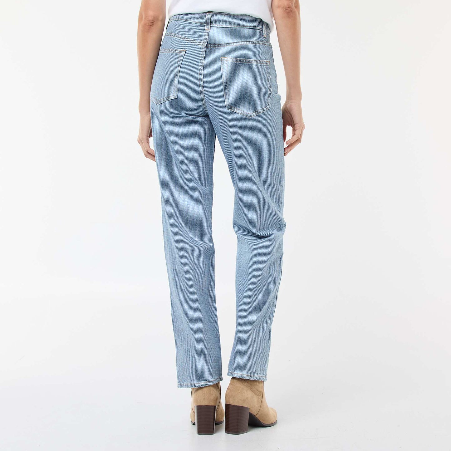 Jean regular con líneas de algodón AZUL