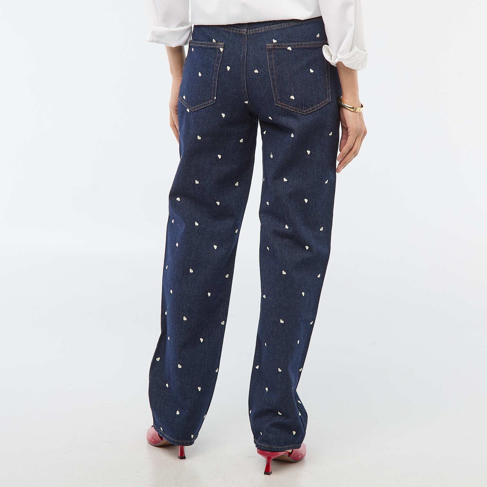 Jean regular bordado AZUL
