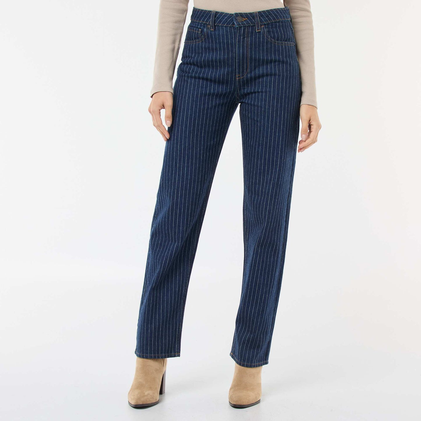 Jean regular con líneas de algodón AZUL