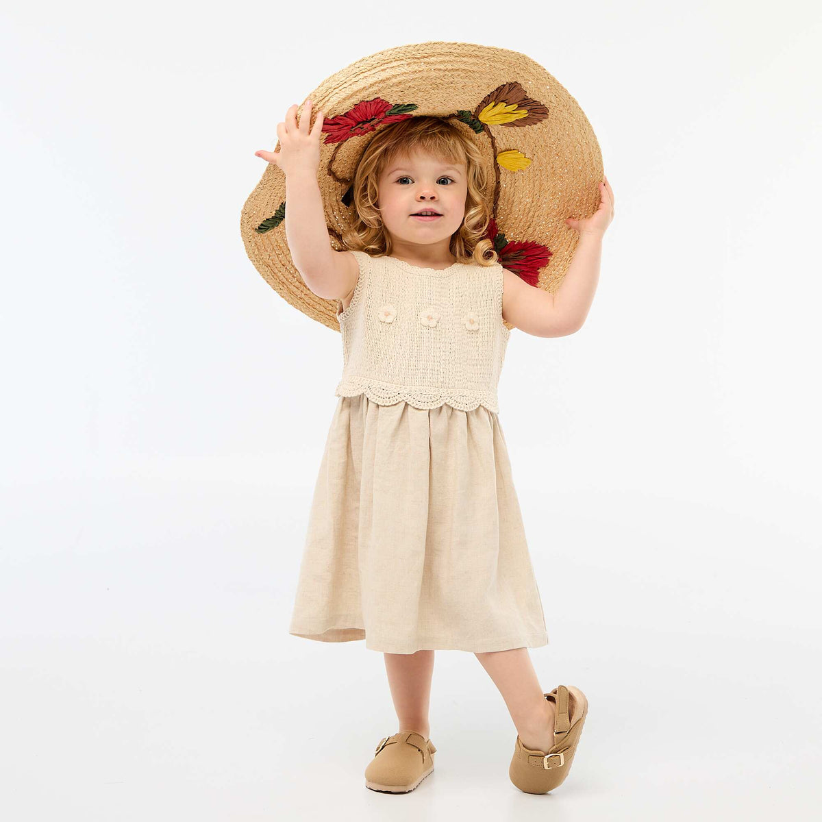 Zuecos de antelina con velcro BEIGE