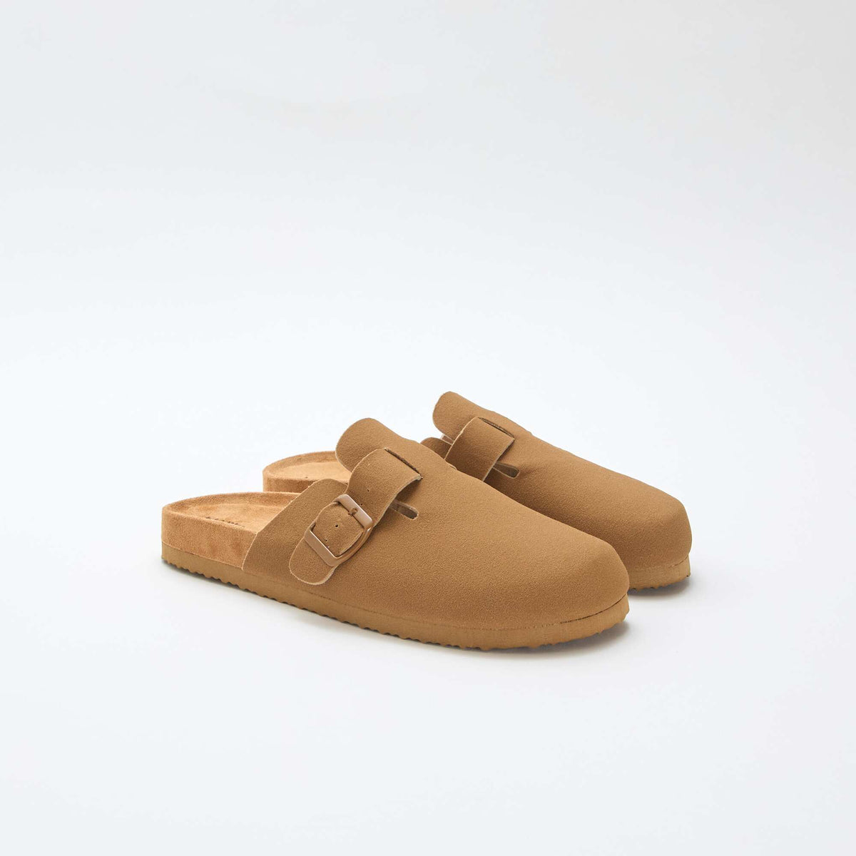 Zuecos mules efecto ante MARRON