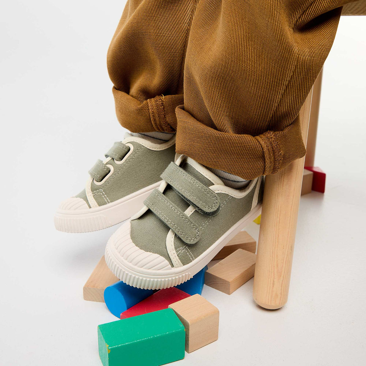 Zapatillas de lona con velcro VERDE