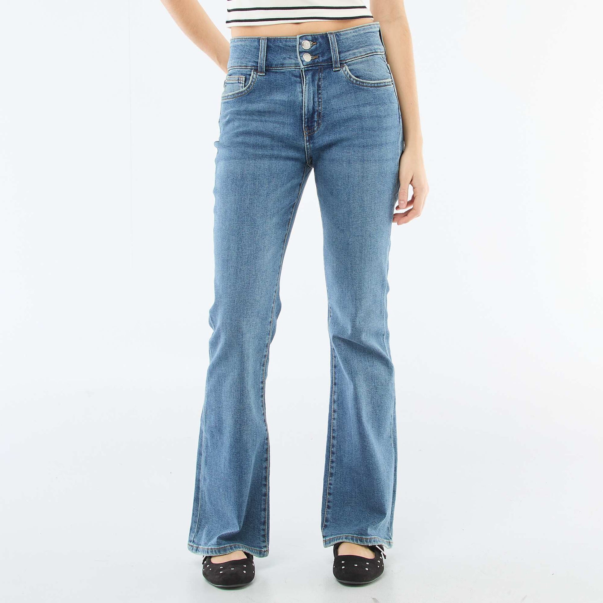 Jean bootcut de tiro bajo AZUL