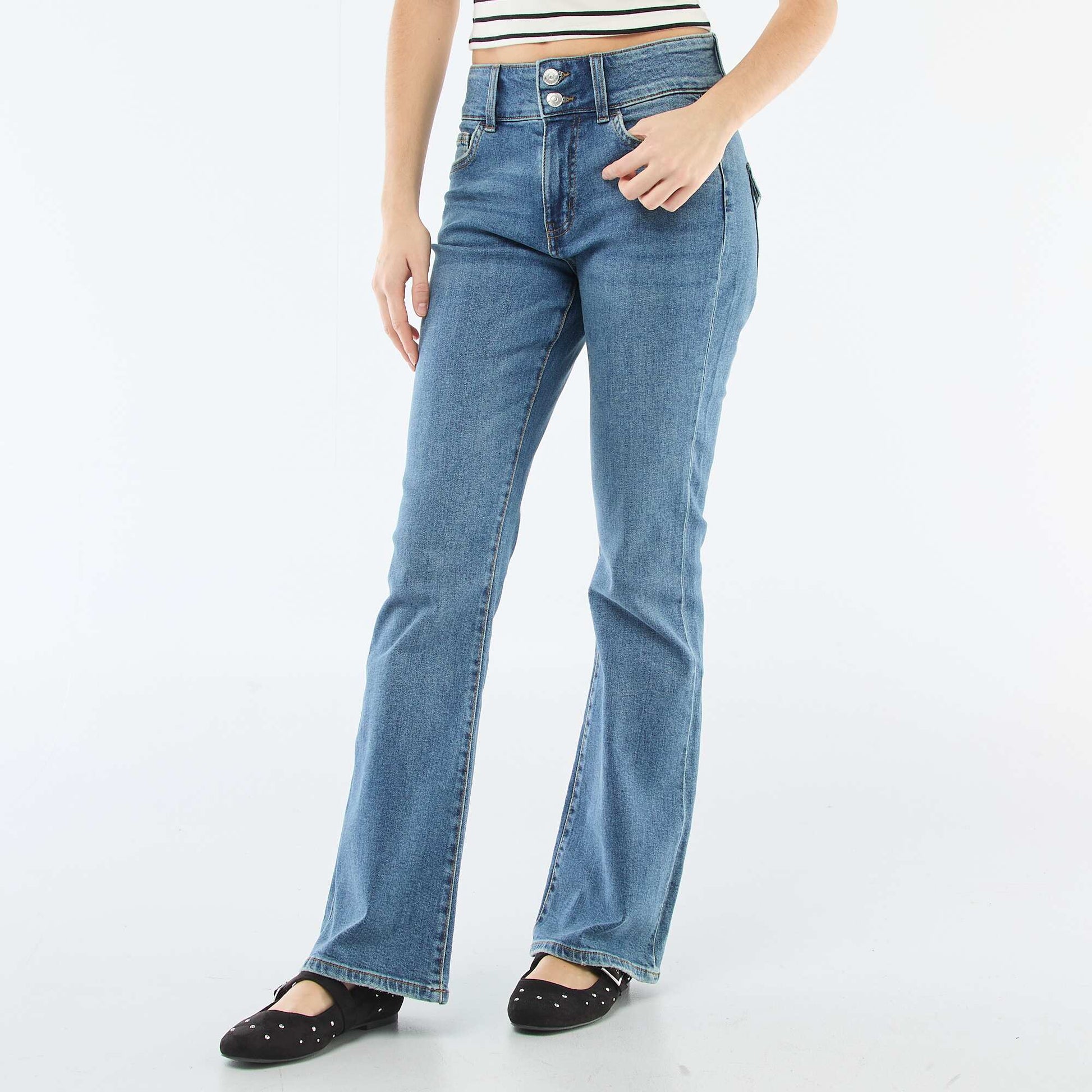 Jean bootcut de tiro bajo AZUL