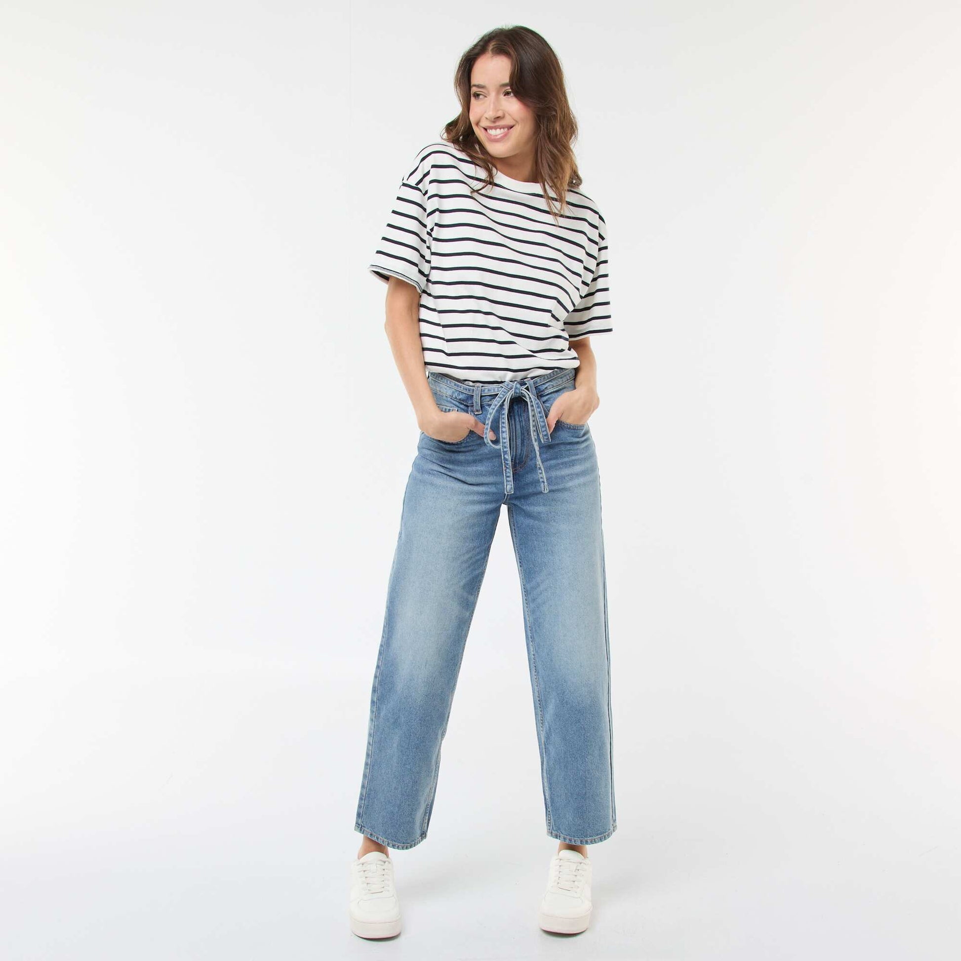 Pantalón jean barrel fit liso con lazo AZUL